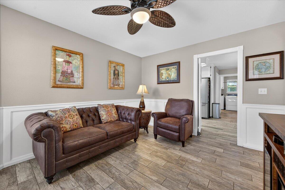 1652 S Exeter Ct, Visalia, CA 93292