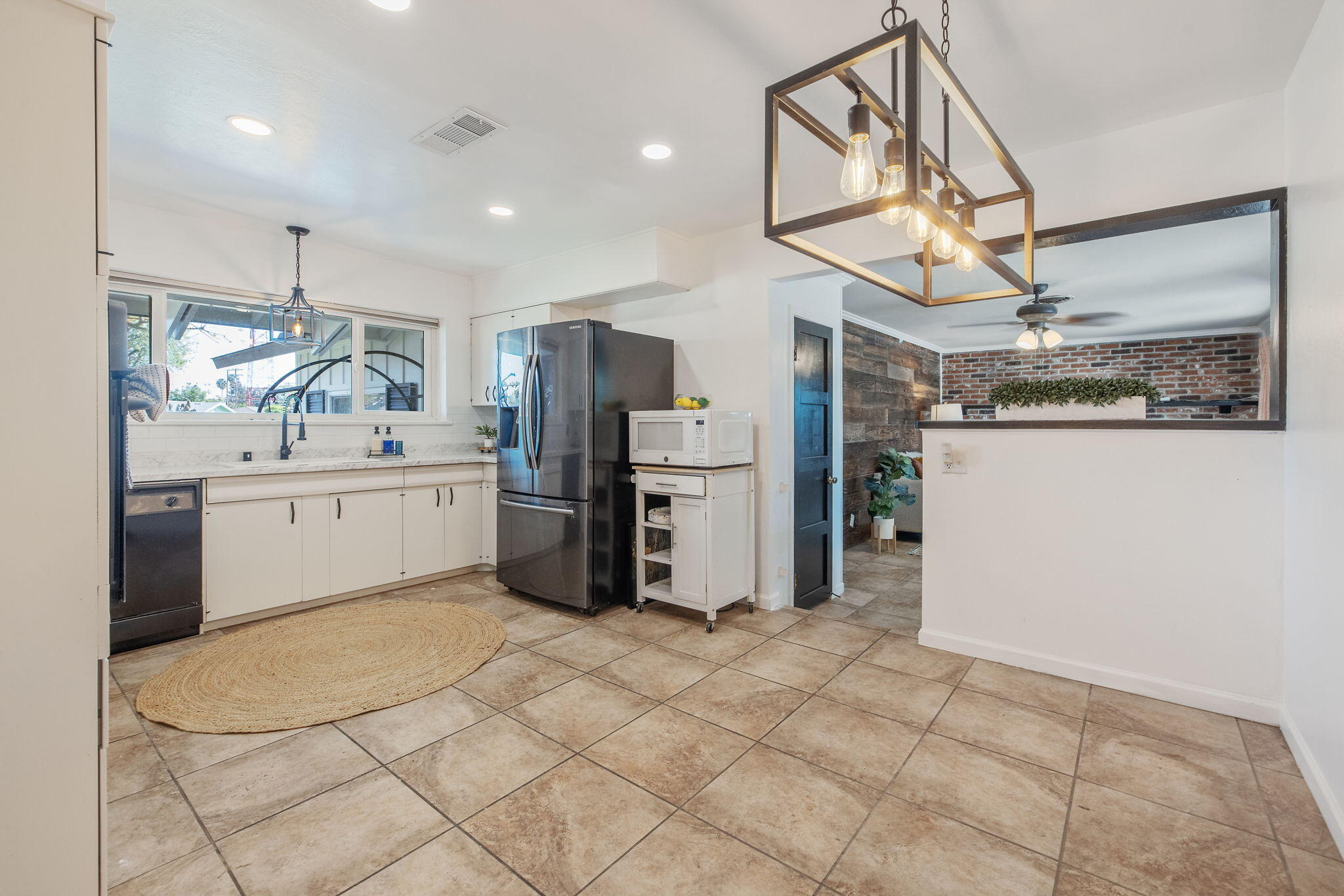 2626 W Princeton Ave, Visalia, CA 93277