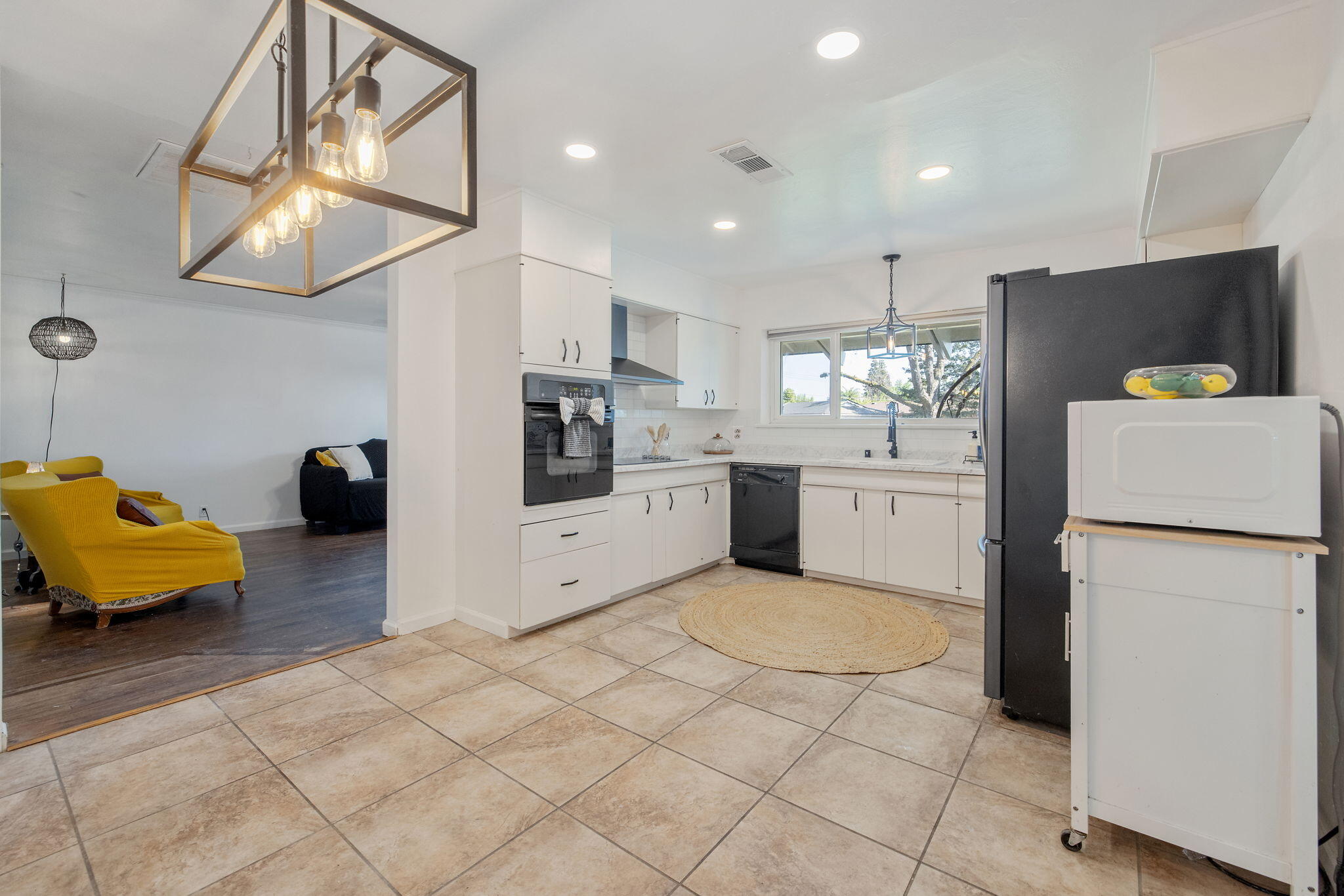 2626 W Princeton Ave, Visalia, CA 93277