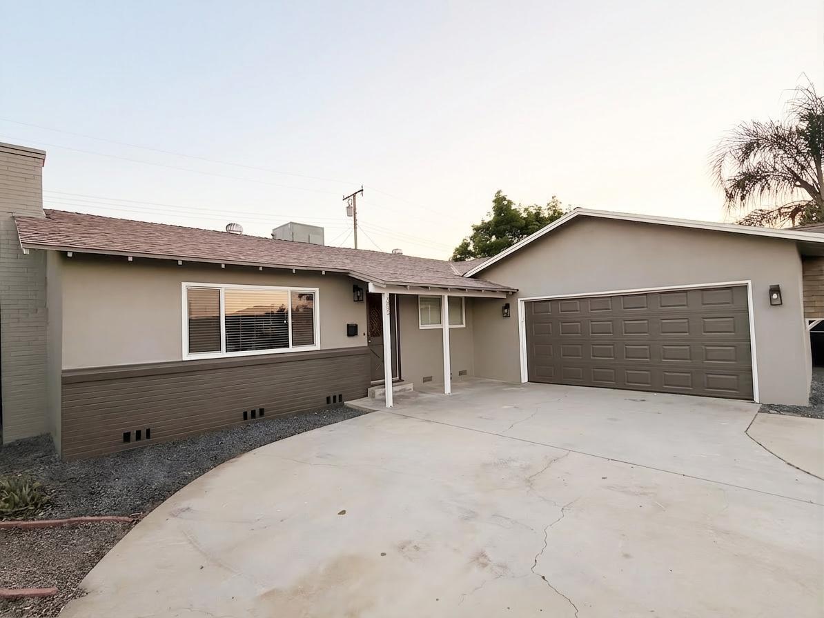 302 Sequoia Dr, Exeter, CA 93221