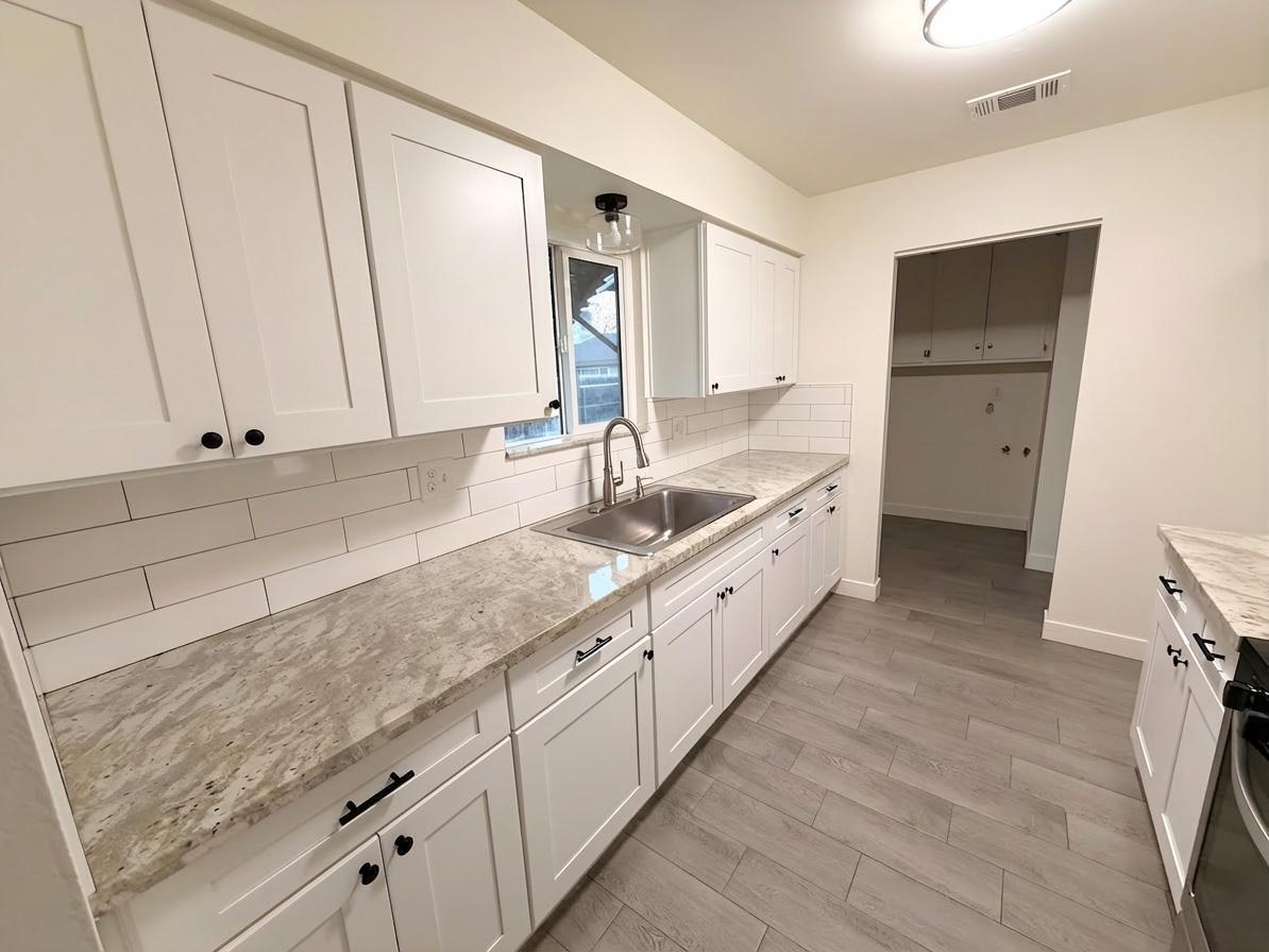 302 Sequoia Dr, Exeter, CA 93221