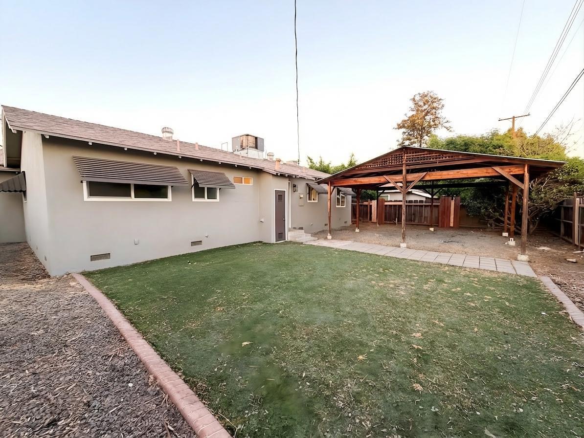 302 Sequoia Dr, Exeter, CA 93221