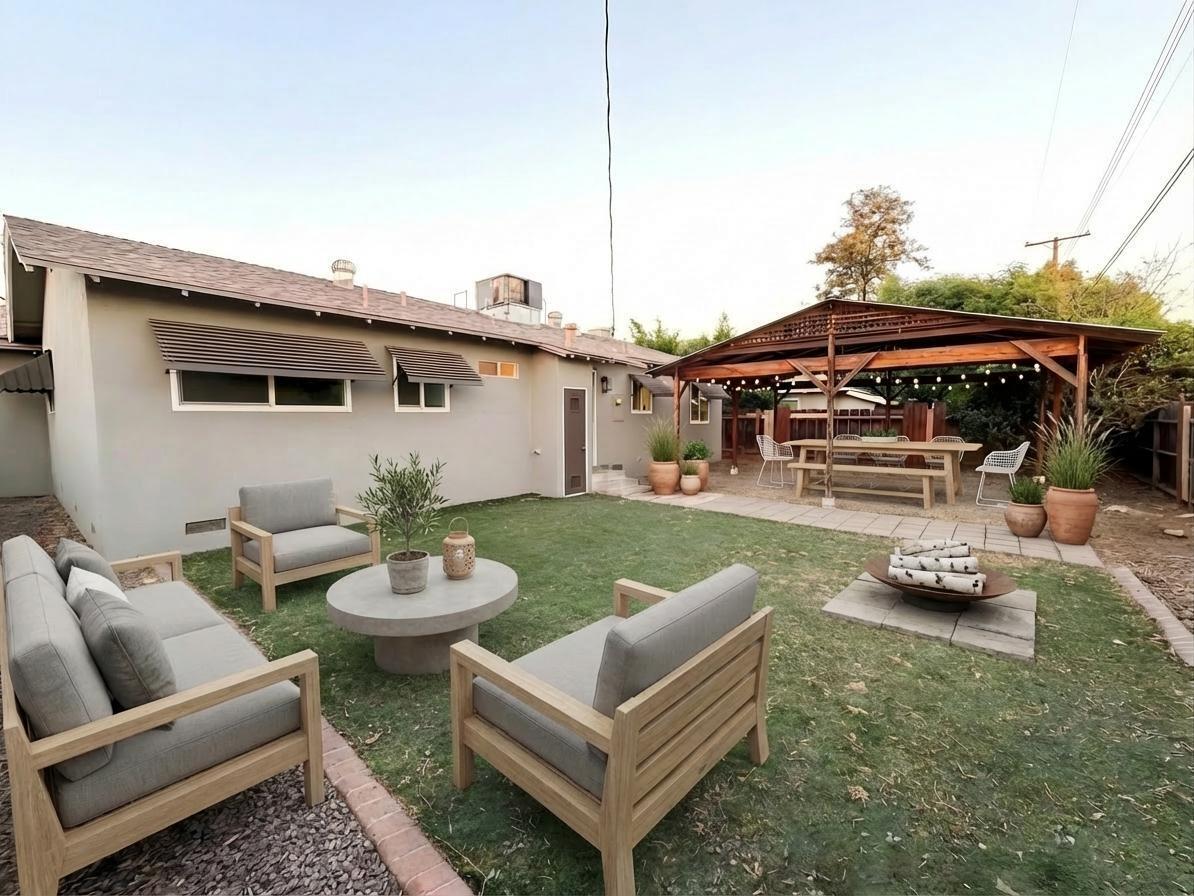 302 Sequoia Dr, Exeter, CA 93221