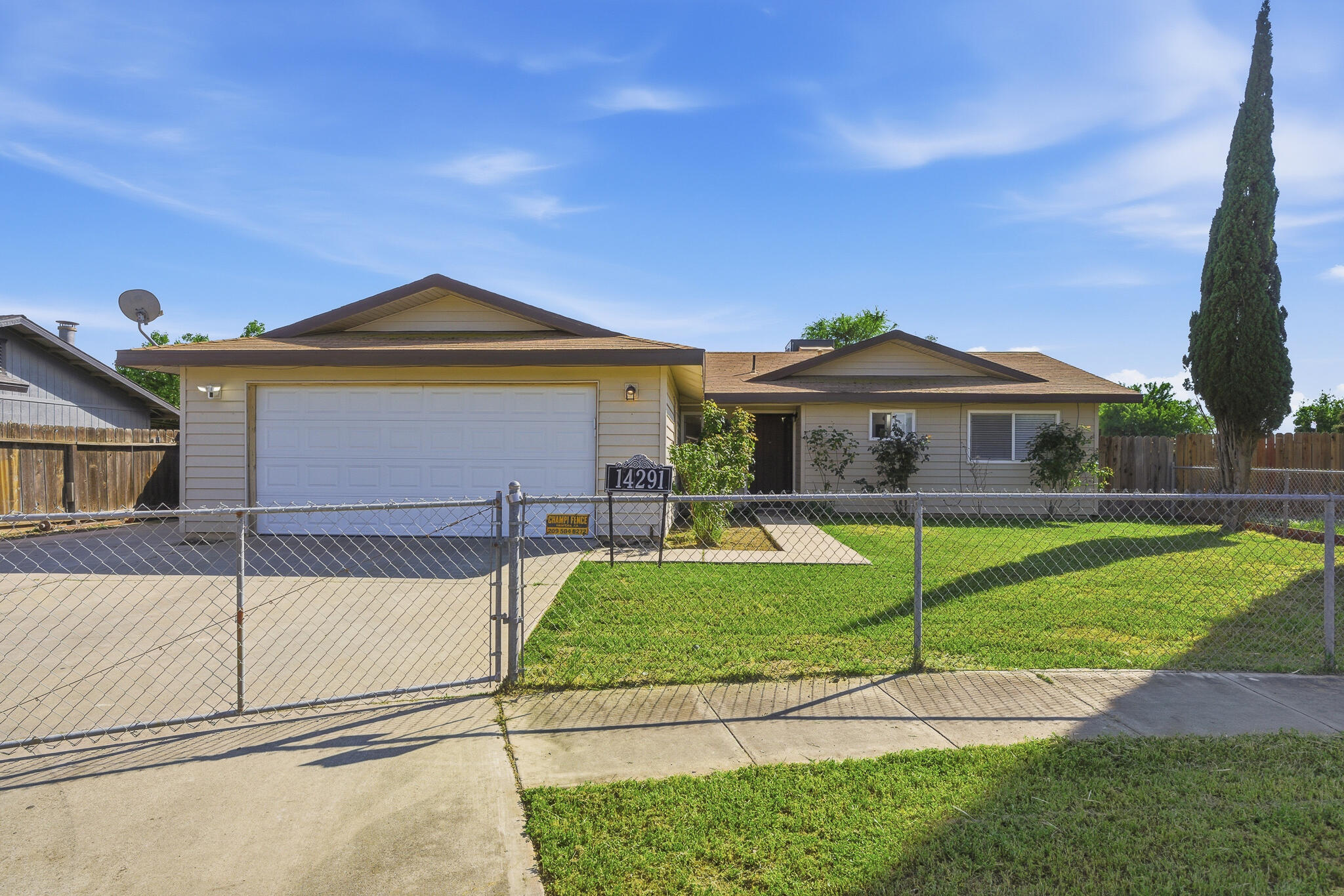 14291 Rosemary Cir, Lemoore, CA 93245