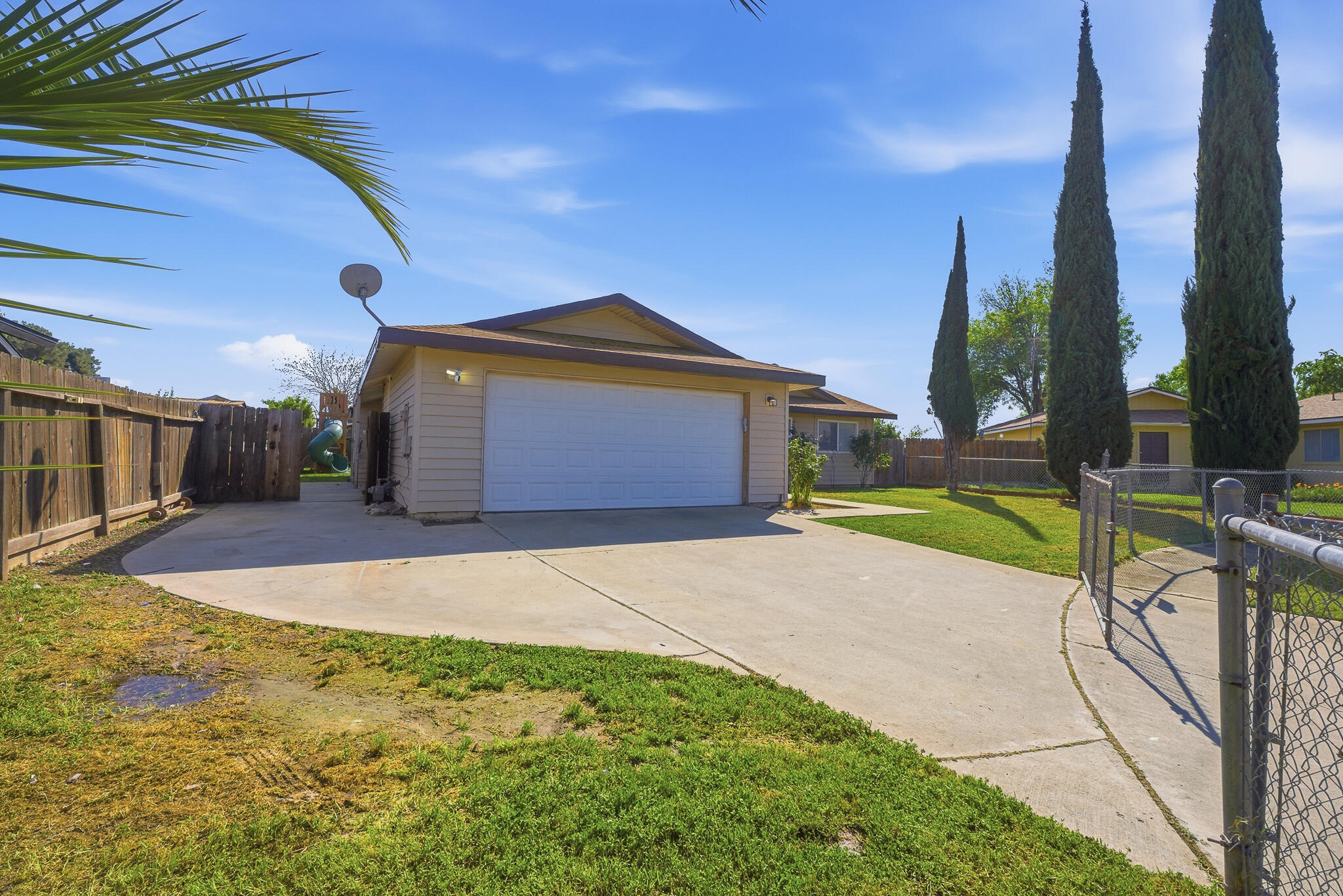14291 Rosemary Cir, Lemoore, CA 93245