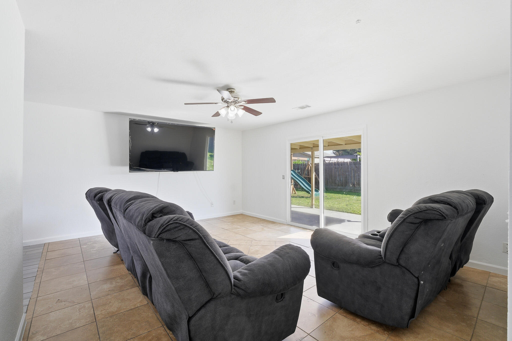 14291 Rosemary Cir, Lemoore, CA 93245