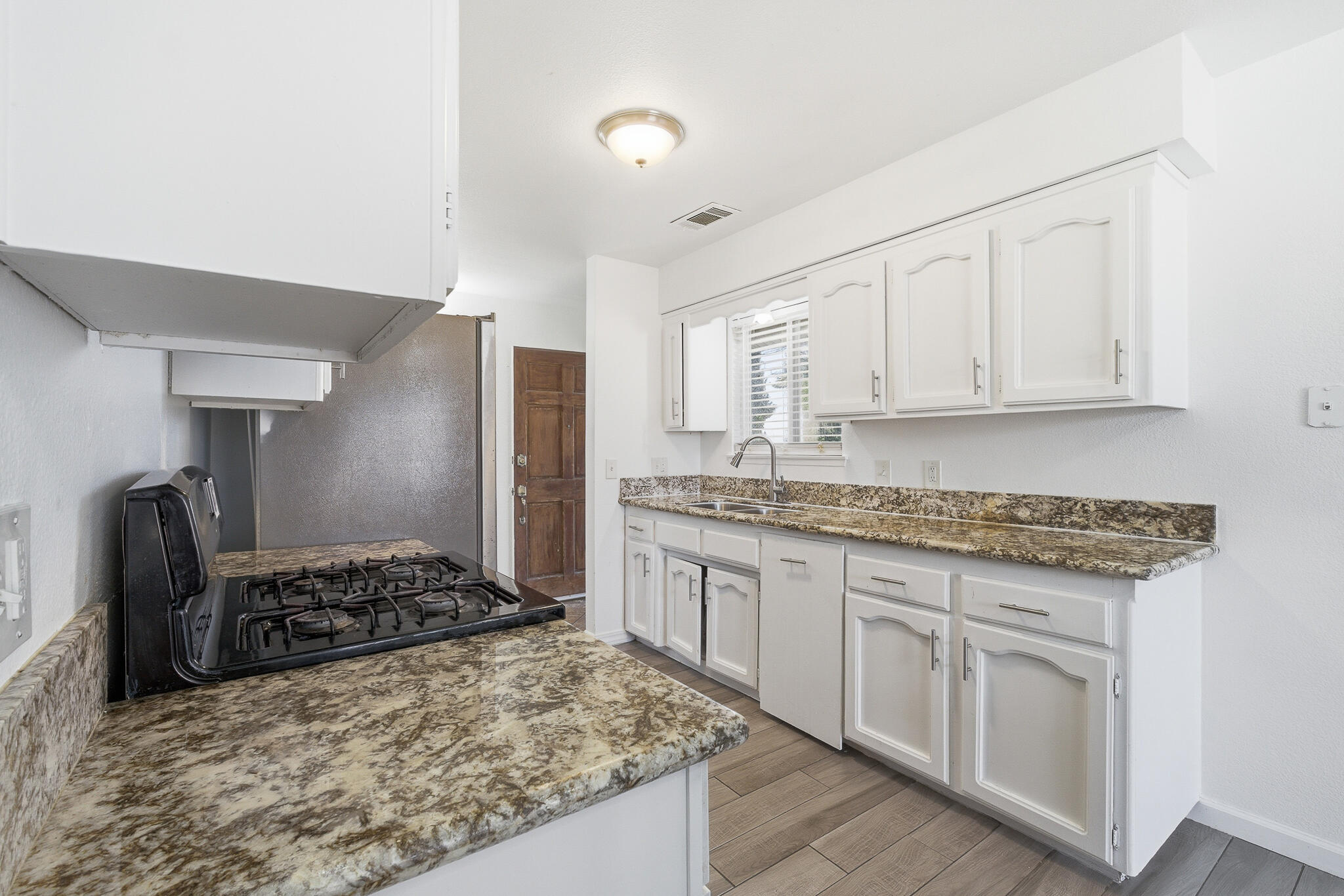 14291 Rosemary Cir, Lemoore, CA 93245