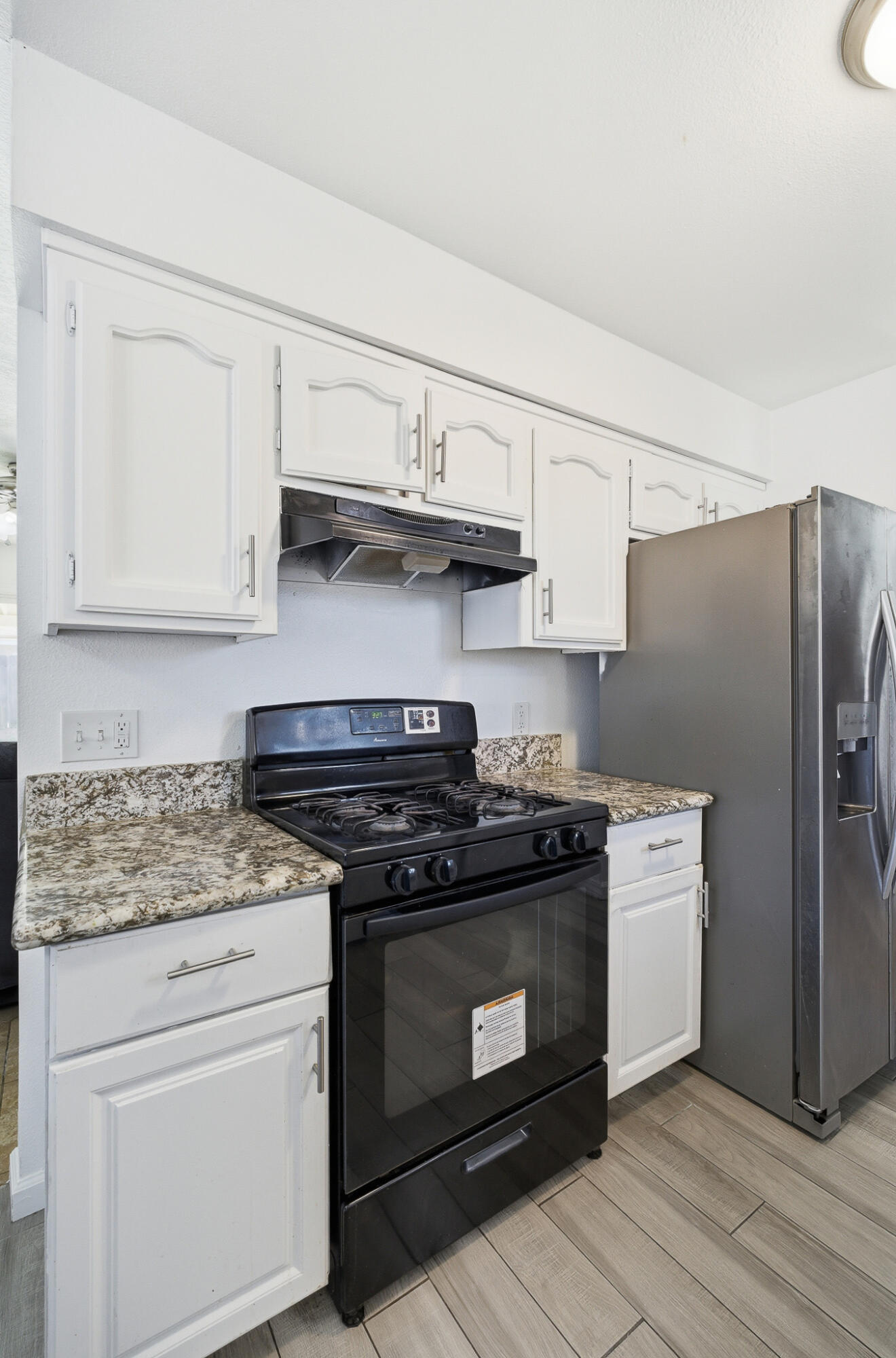 14291 Rosemary Cir, Lemoore, CA 93245