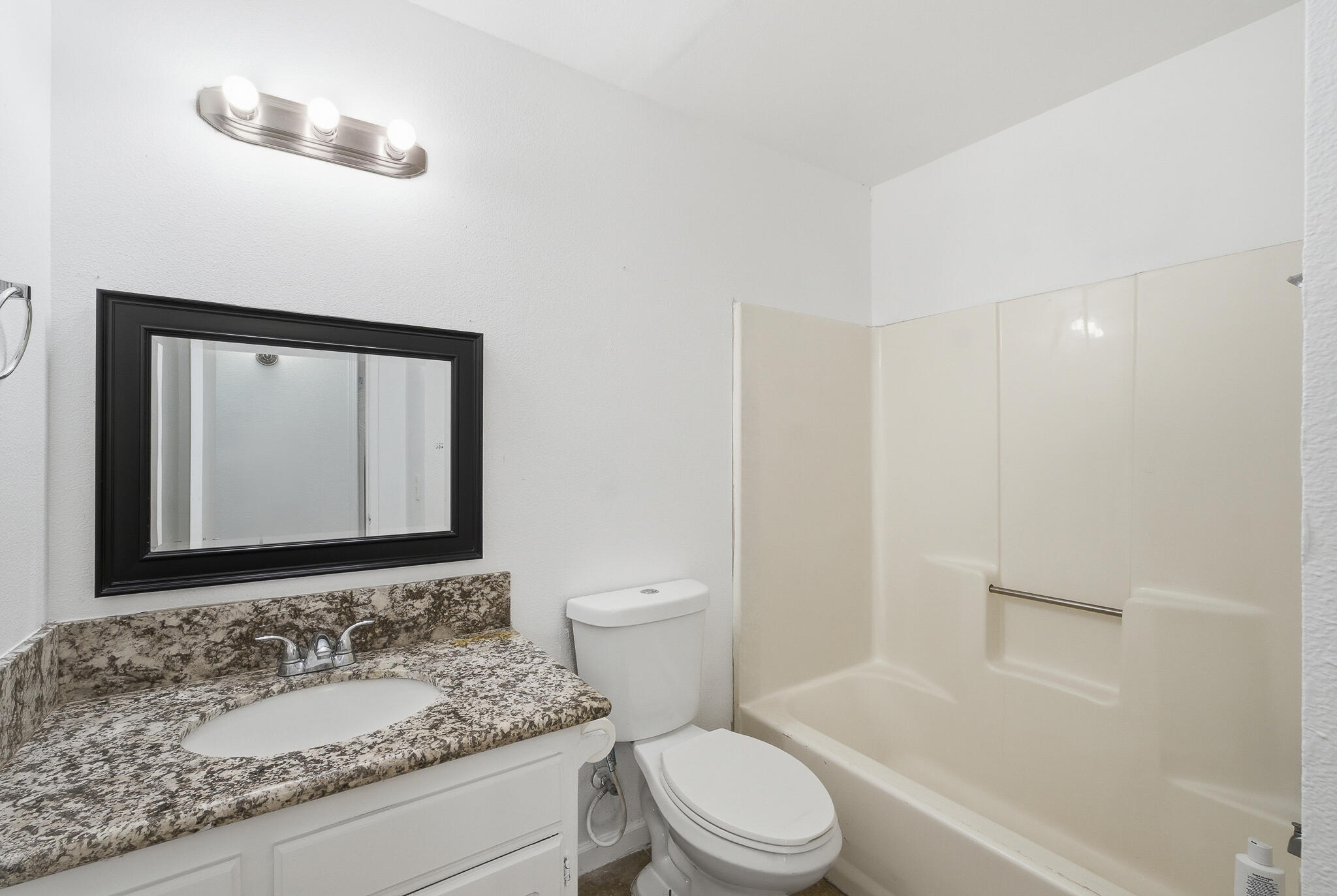 14291 Rosemary Cir, Lemoore, CA 93245