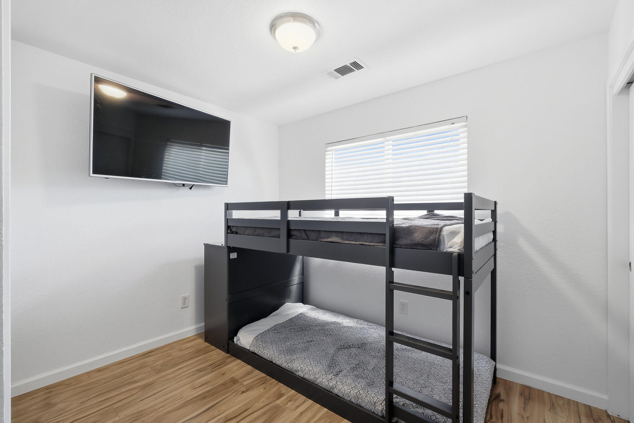 14291 Rosemary Cir, Lemoore, CA 93245