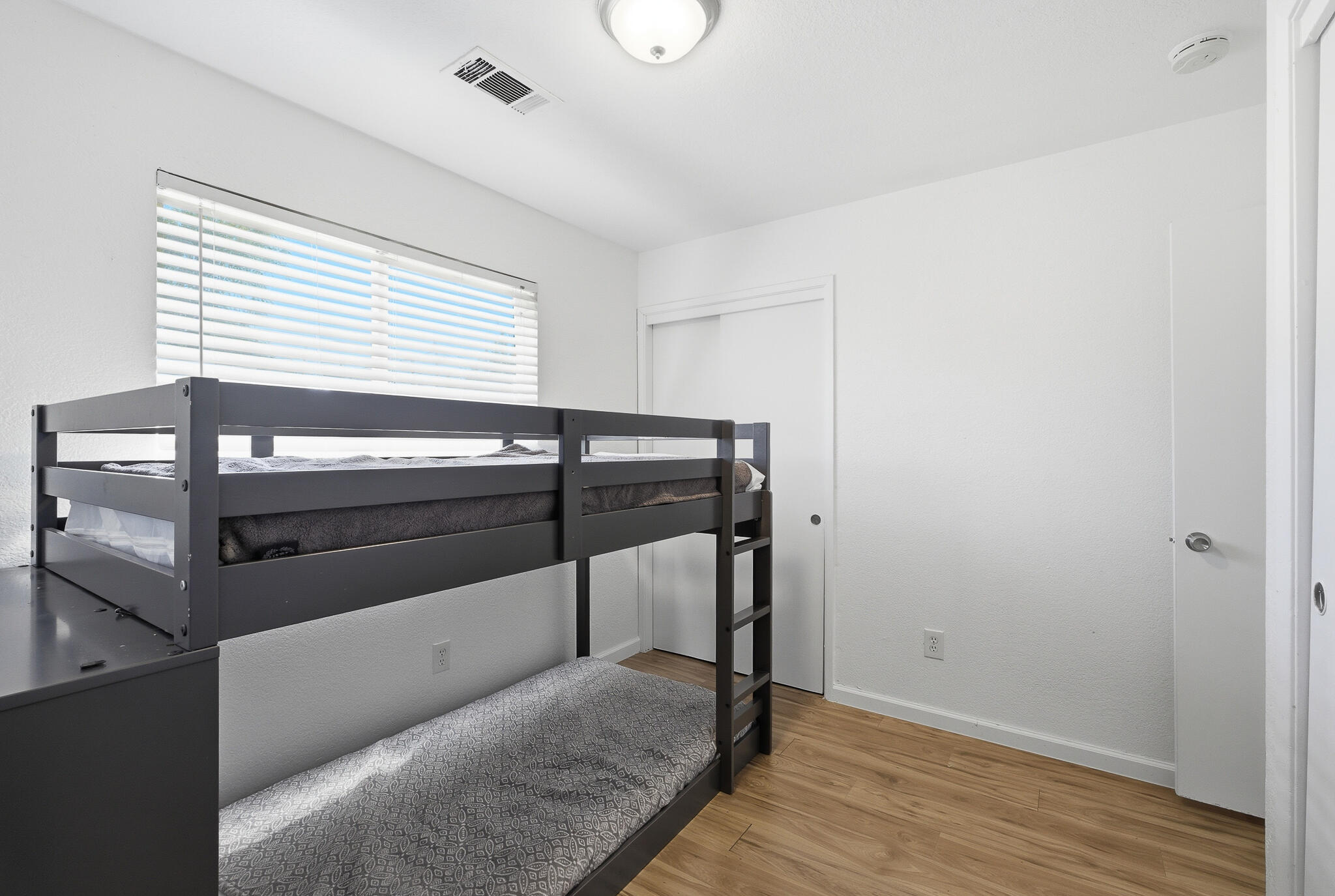 14291 Rosemary Cir, Lemoore, CA 93245