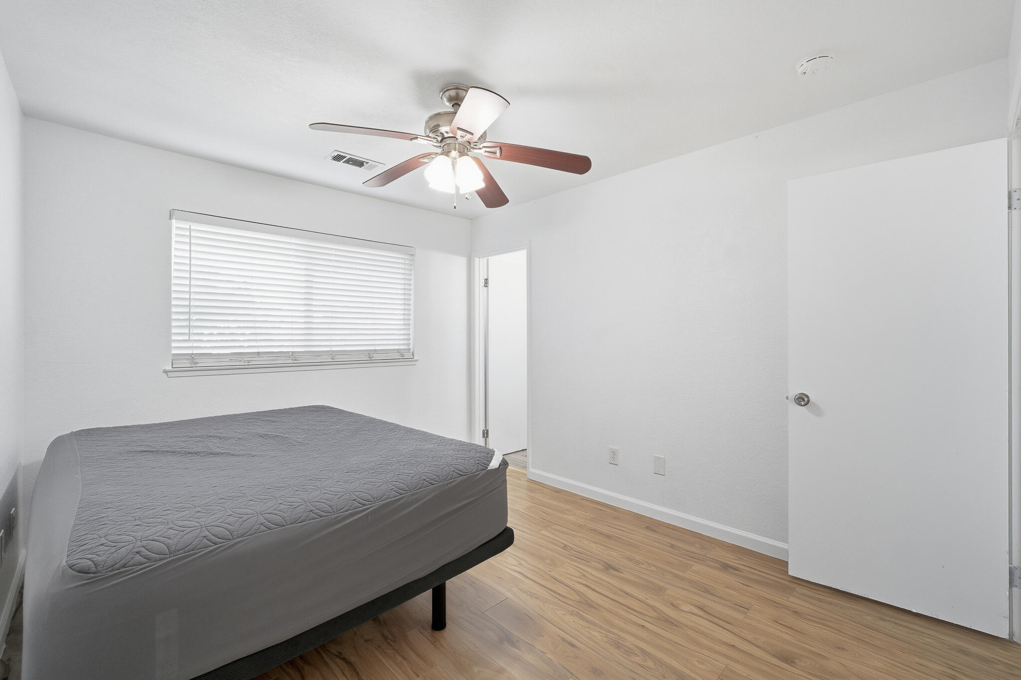 14291 Rosemary Cir, Lemoore, CA 93245