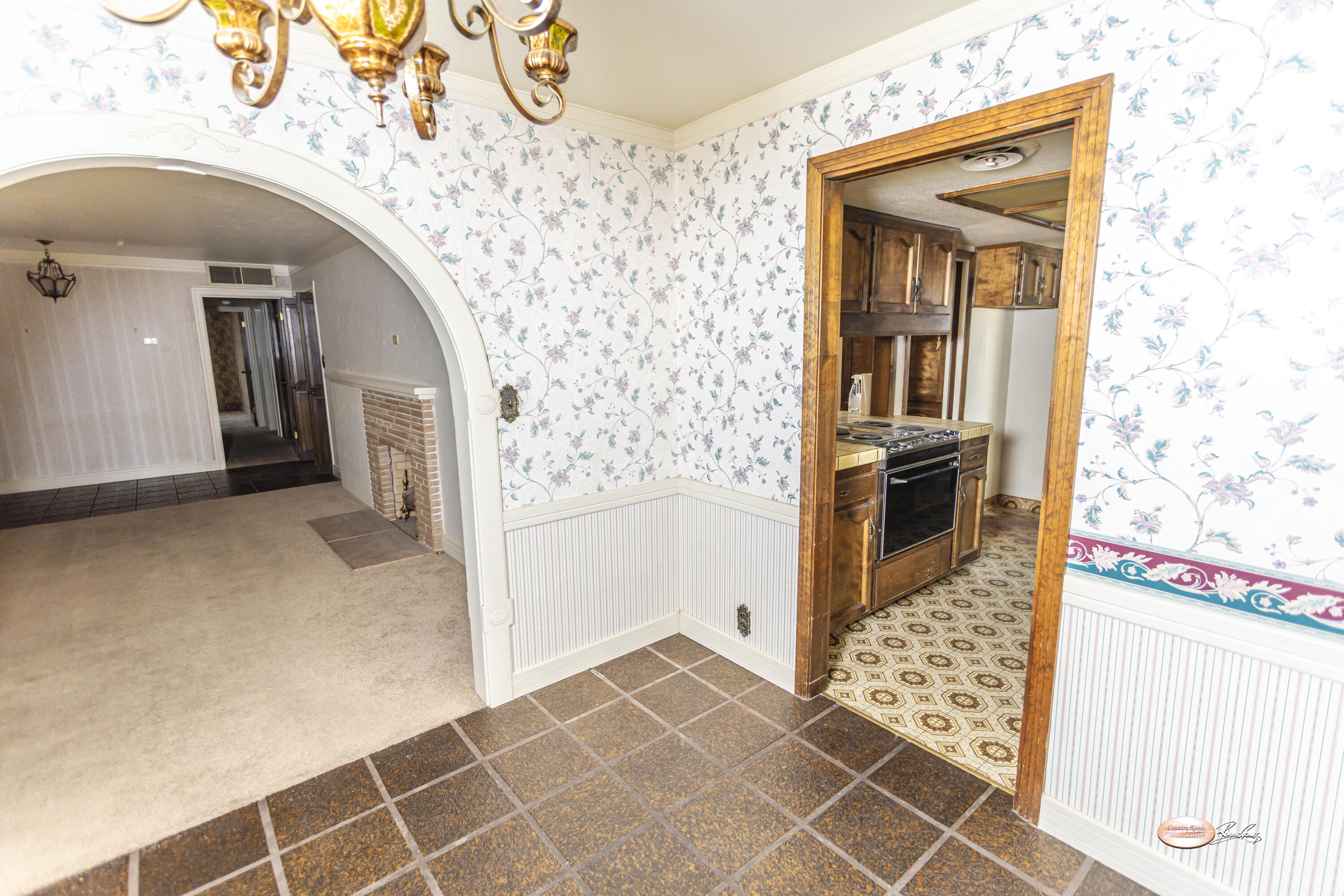 1019 N Manor Dr, Tulare, CA 93274