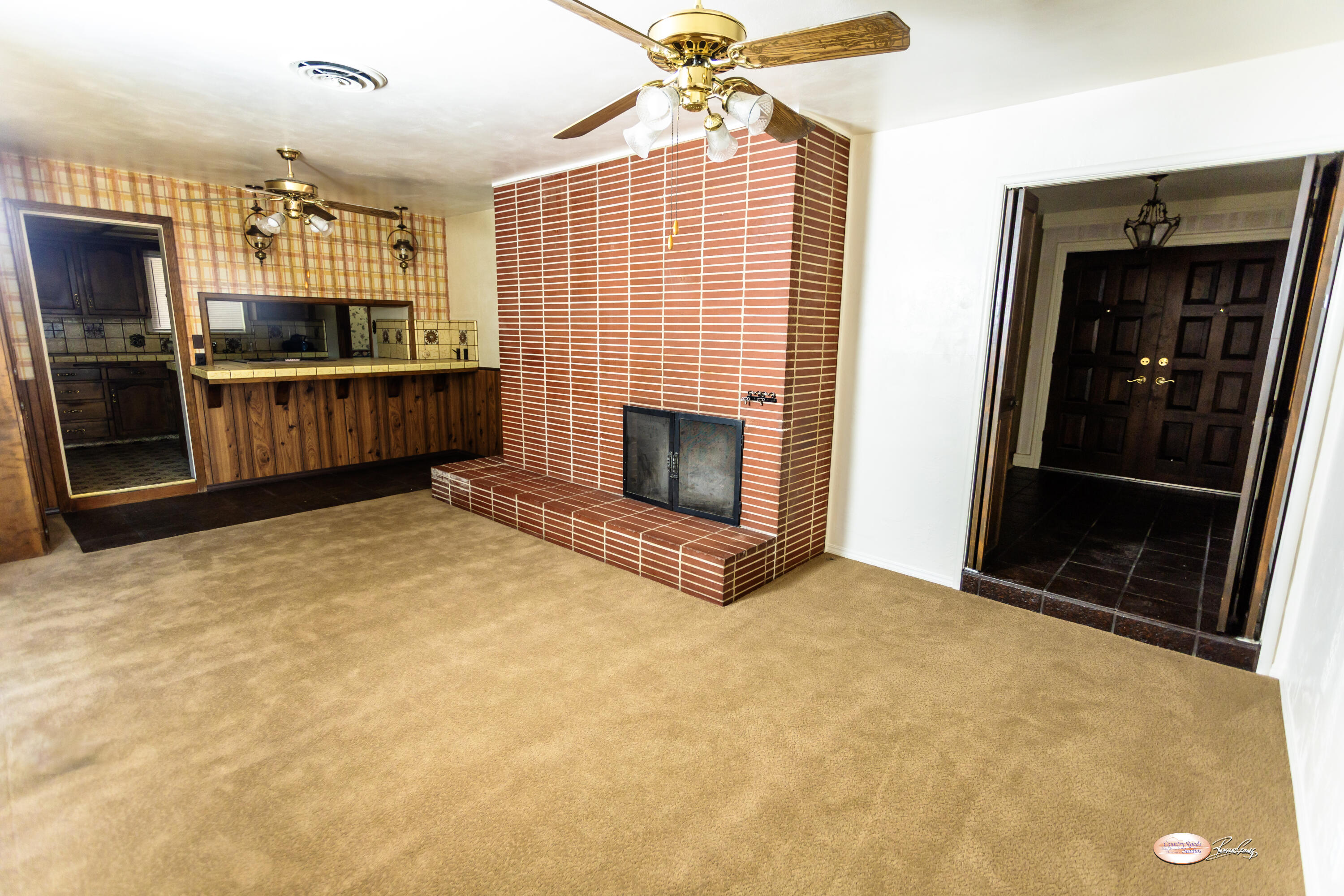 1019 N Manor Dr, Tulare, CA 93274