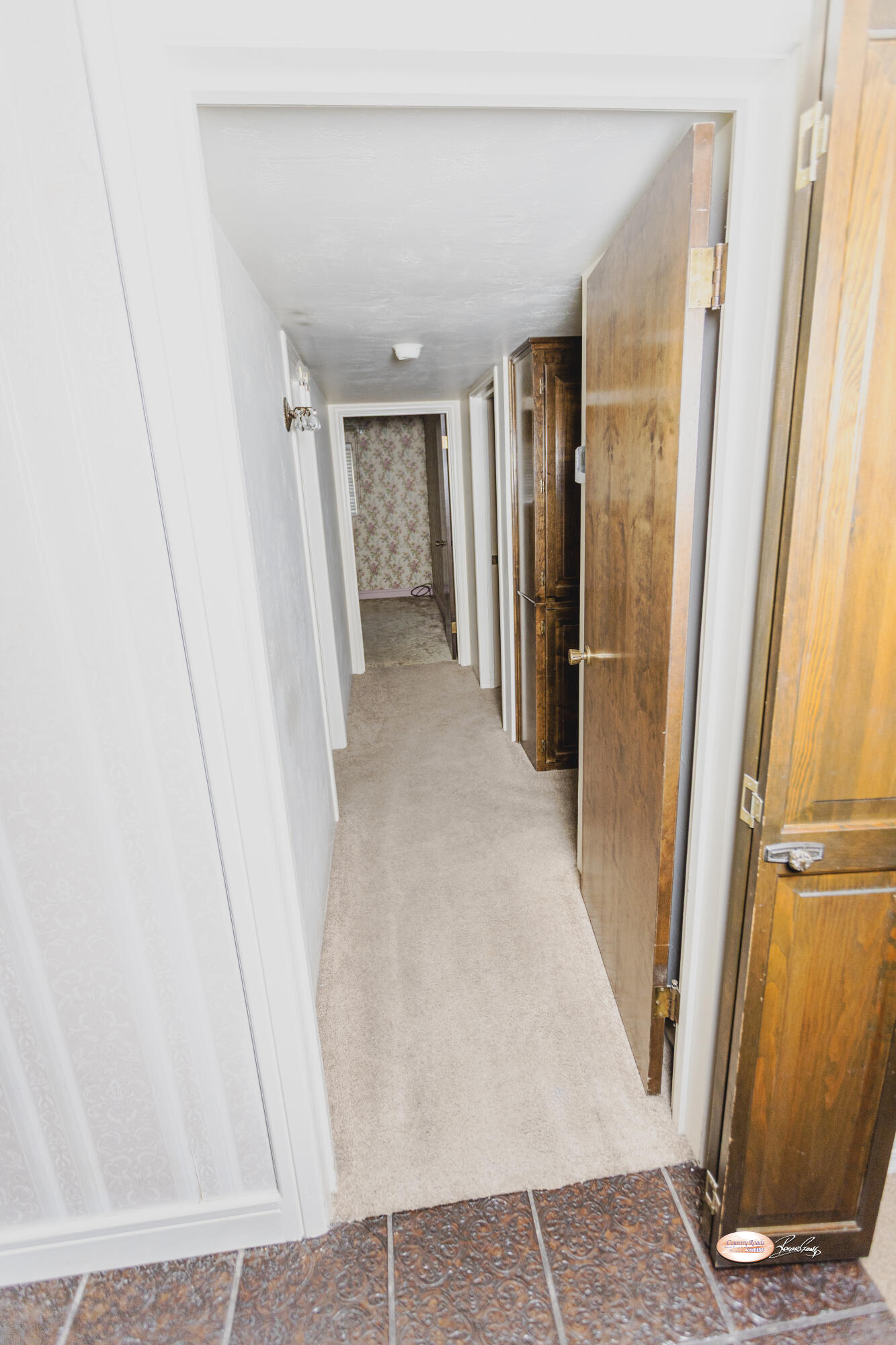 1019 N Manor Dr, Tulare, CA 93274