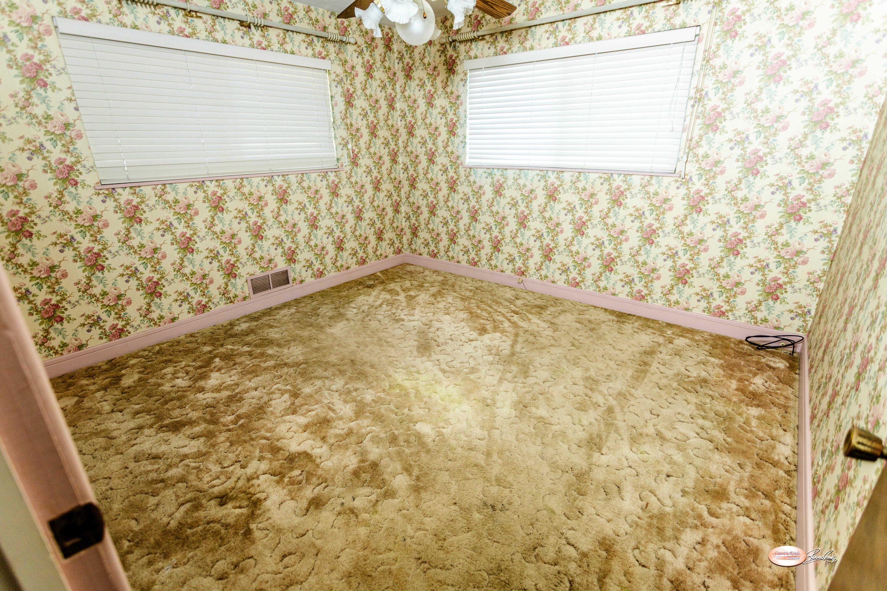 1019 N Manor Dr, Tulare, CA 93274