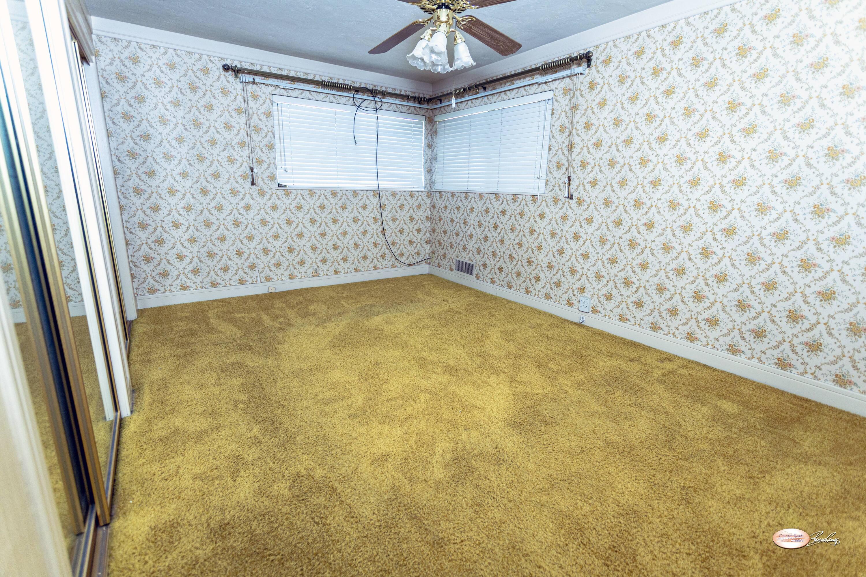 1019 N Manor Dr, Tulare, CA 93274