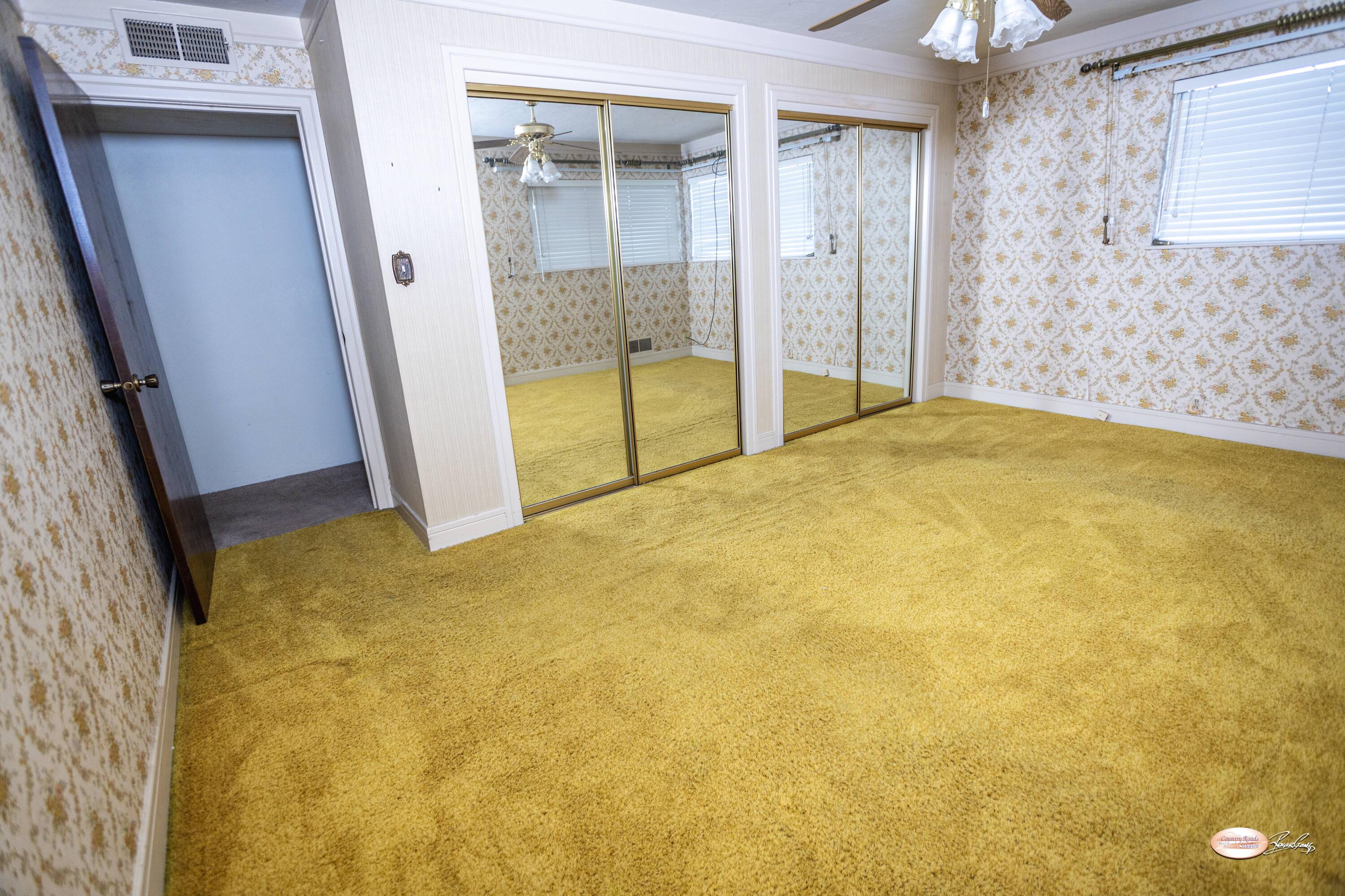 1019 N Manor Dr, Tulare, CA 93274