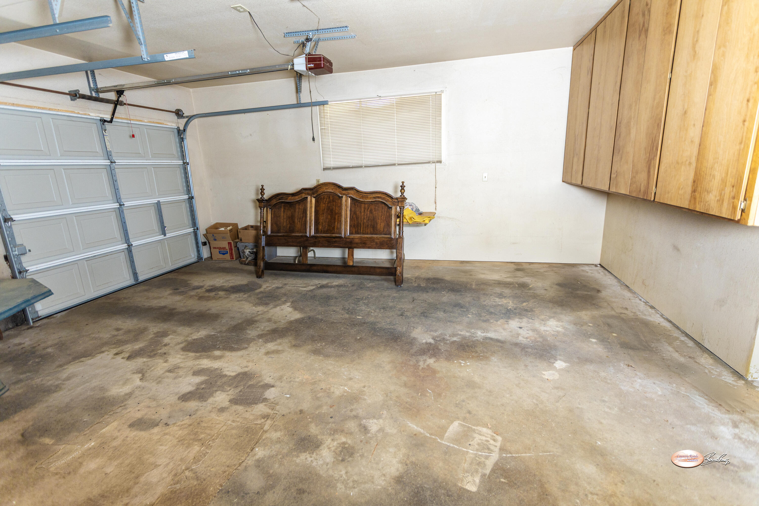 1019 N Manor Dr, Tulare, CA 93274