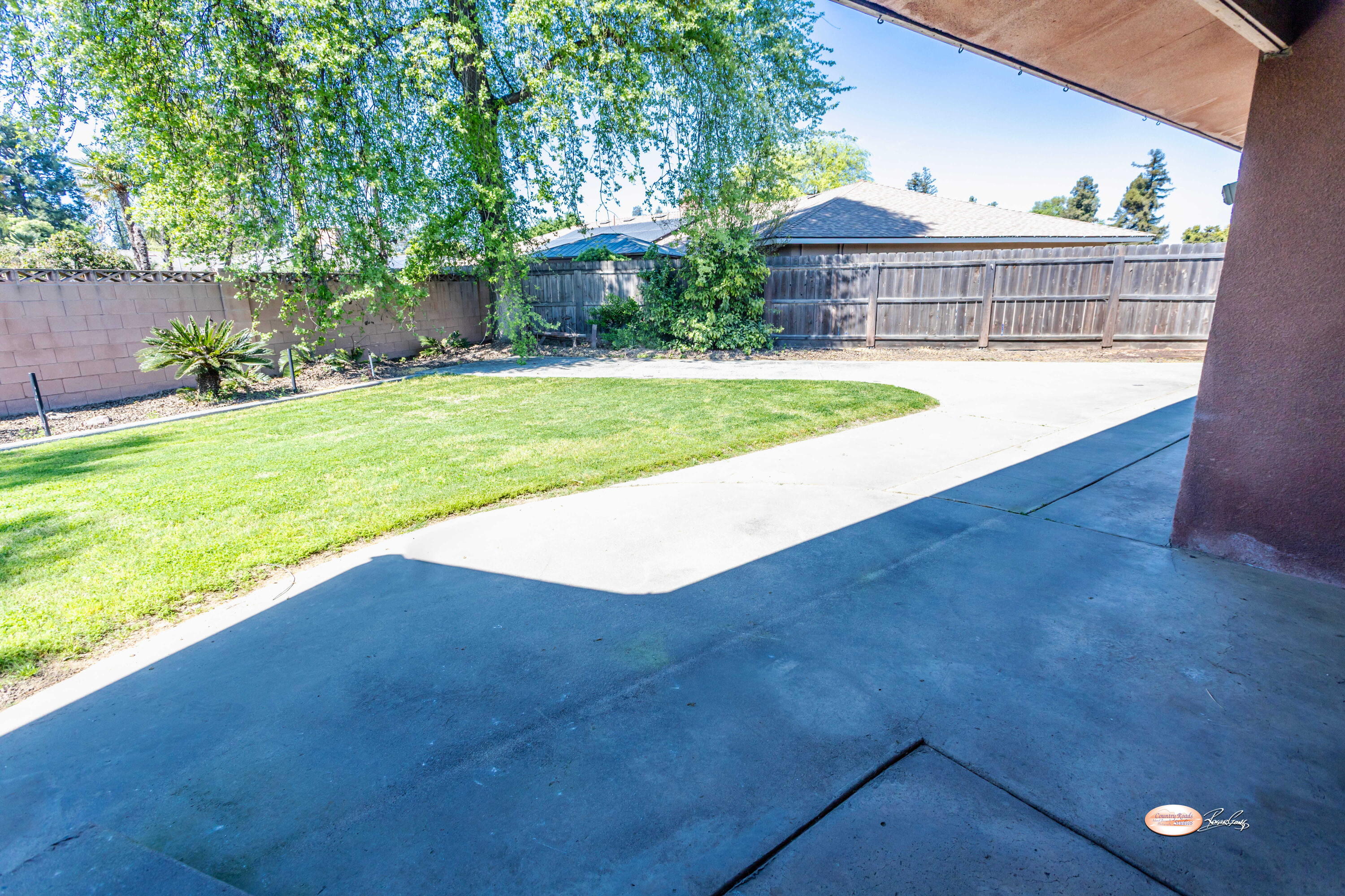 1019 N Manor Dr, Tulare, CA 93274