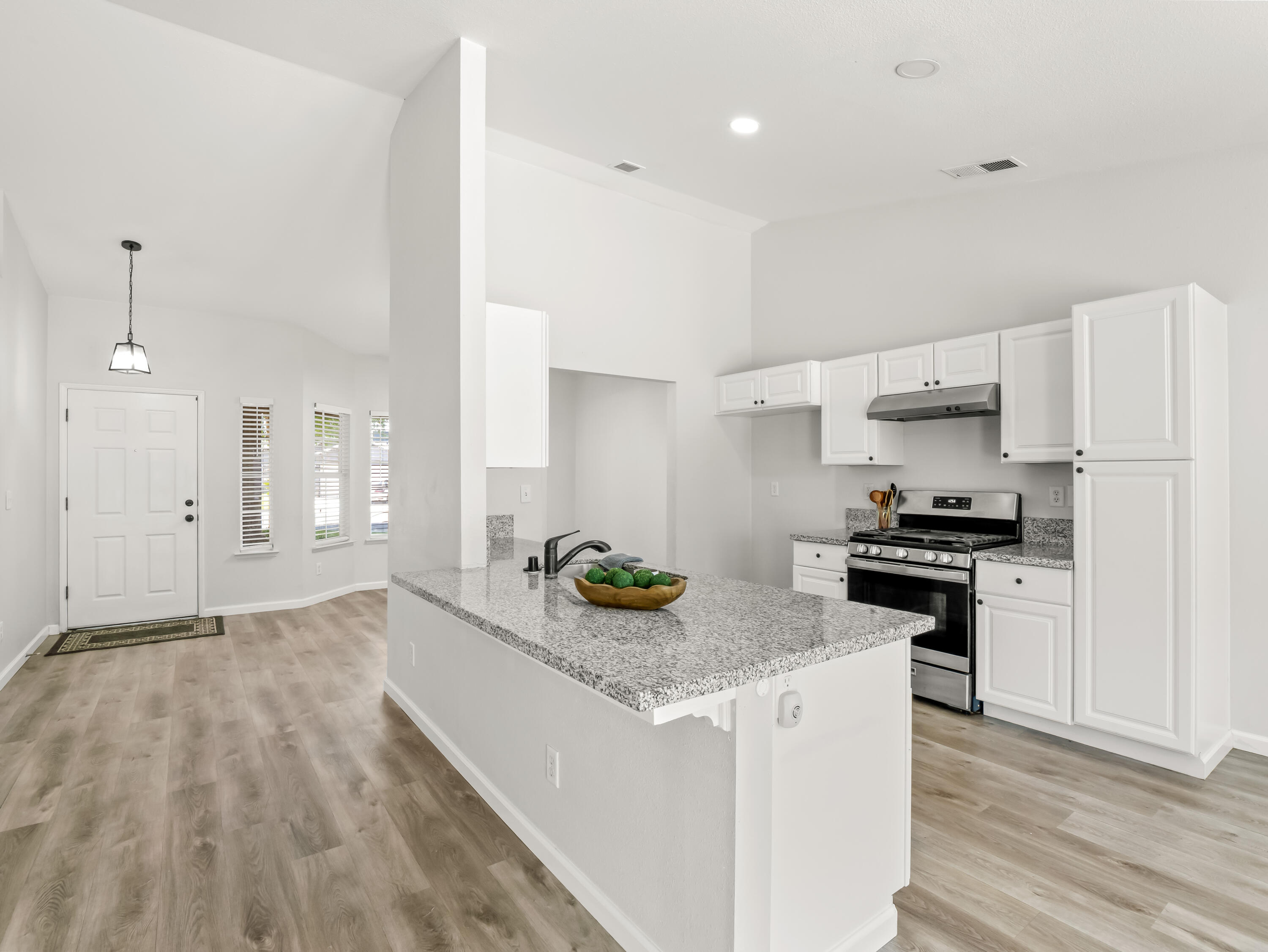 390 Tucker Ave, Sanger, CA 93657