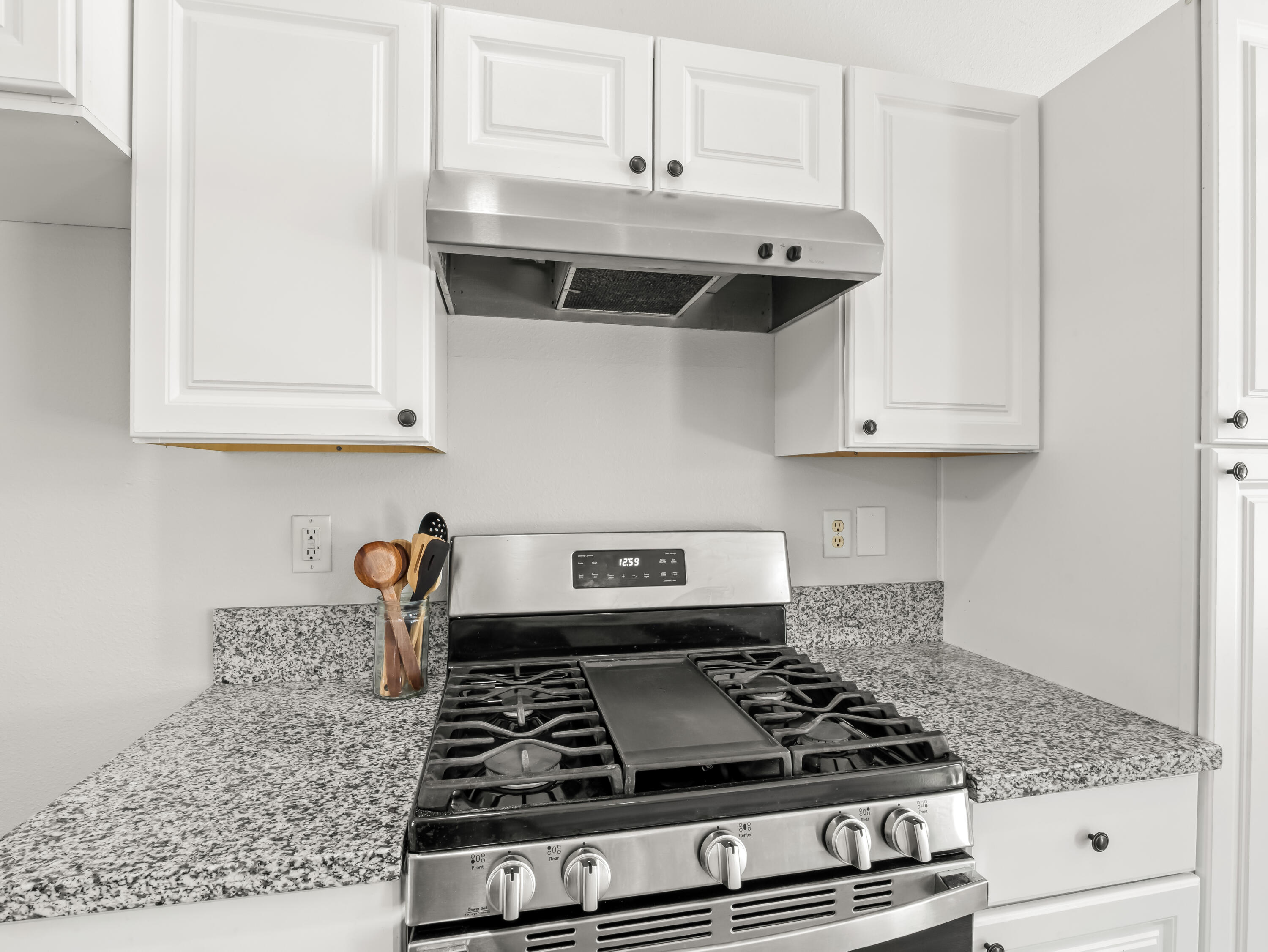 390 Tucker Ave, Sanger, CA 93657