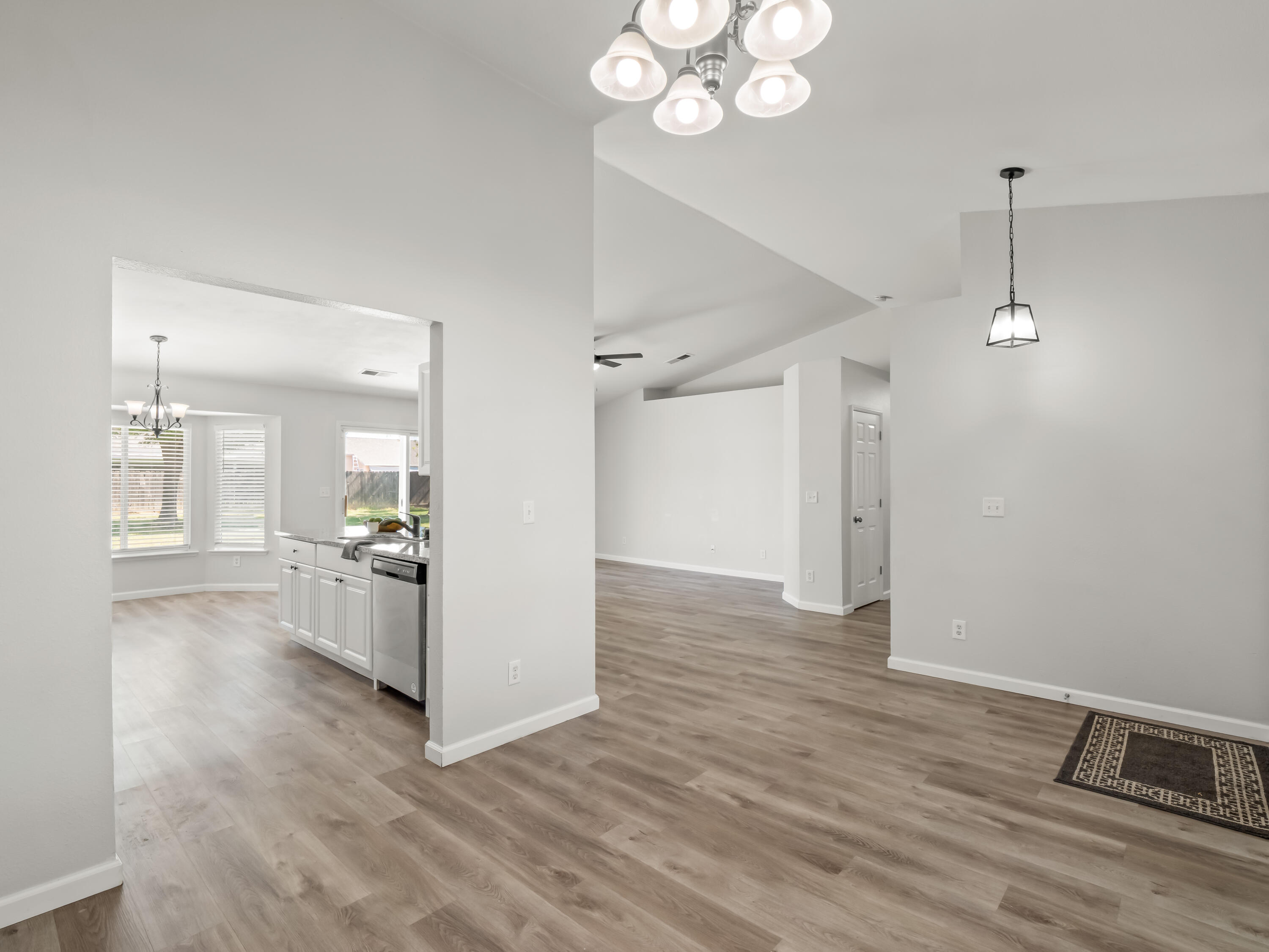 390 Tucker Ave, Sanger, CA 93657