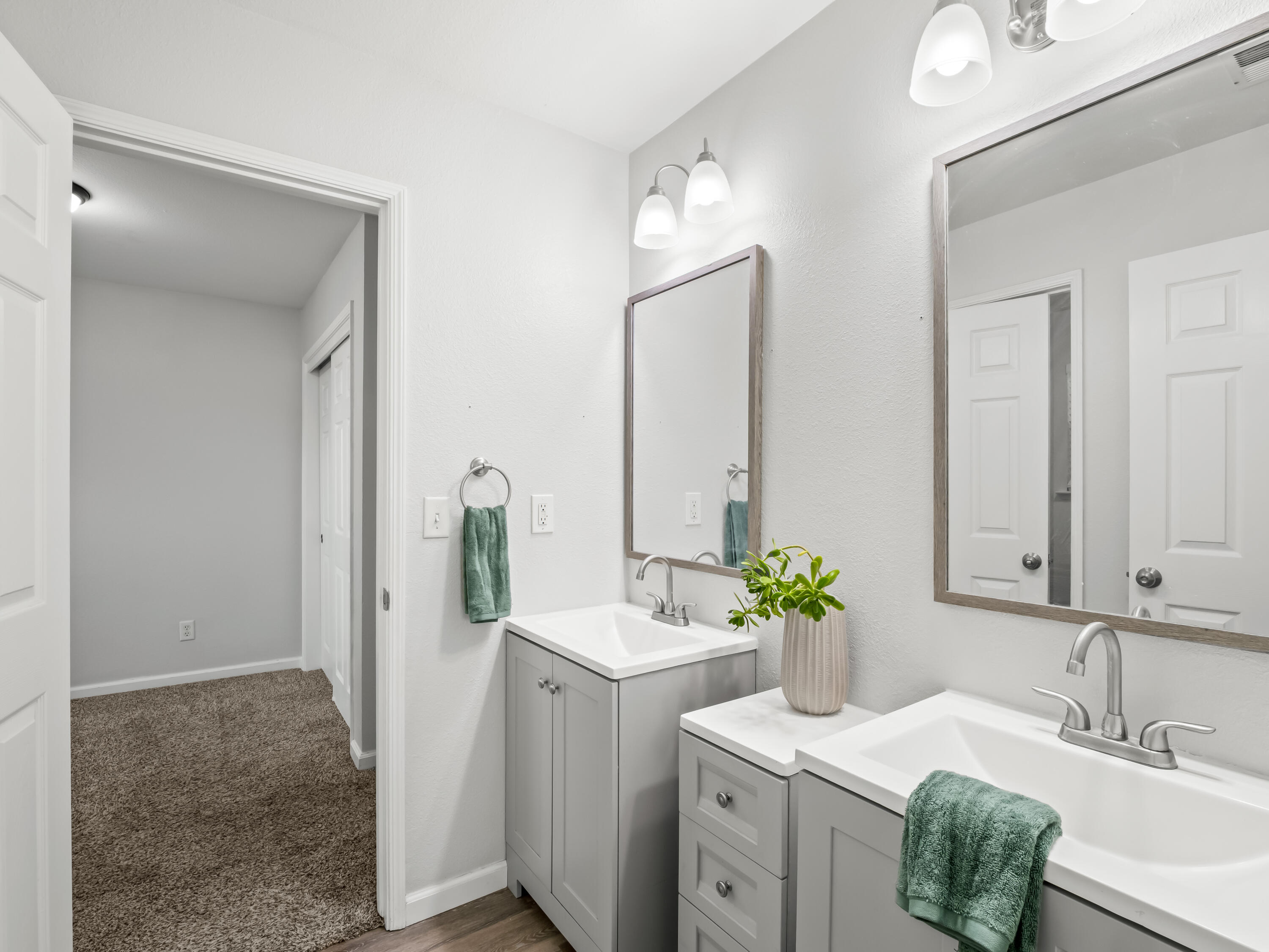 390 Tucker Ave, Sanger, CA 93657