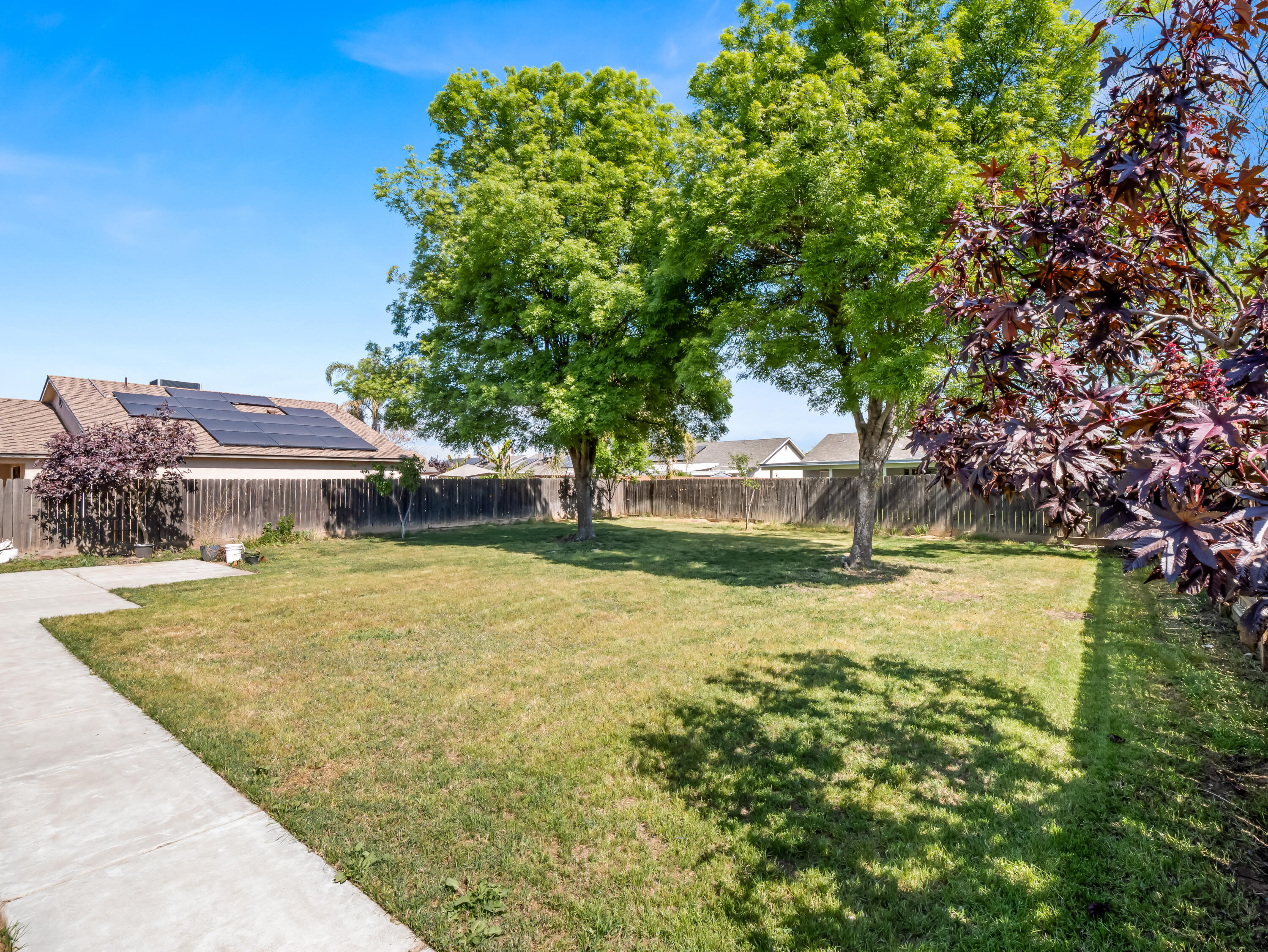 390 Tucker Ave, Sanger, CA 93657