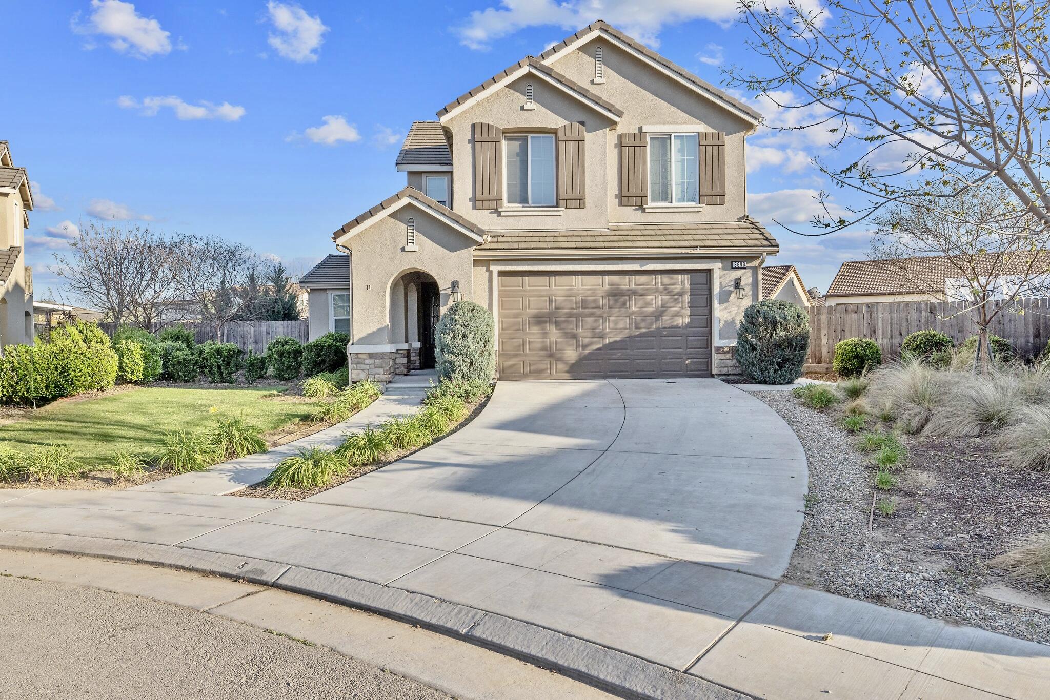 3698 Sussex Ave, Clovis, CA 93619