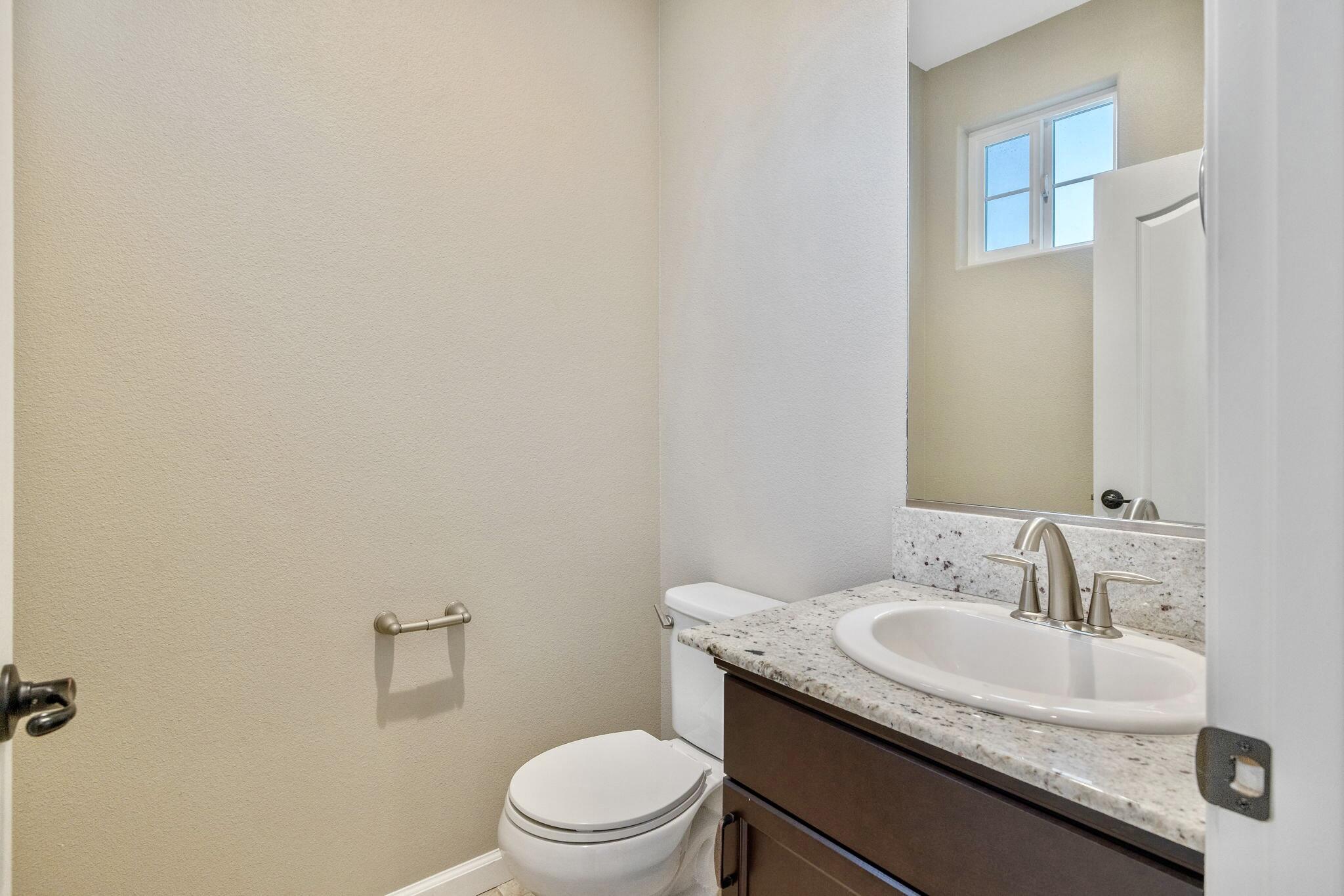 3698 Sussex Ave, Clovis, CA 93619