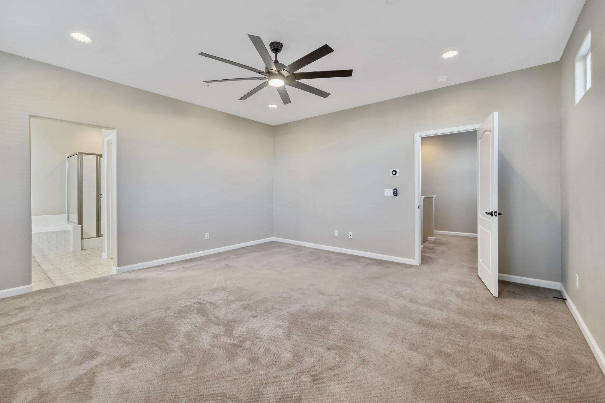 3698 Sussex Ave, Clovis, CA 93619