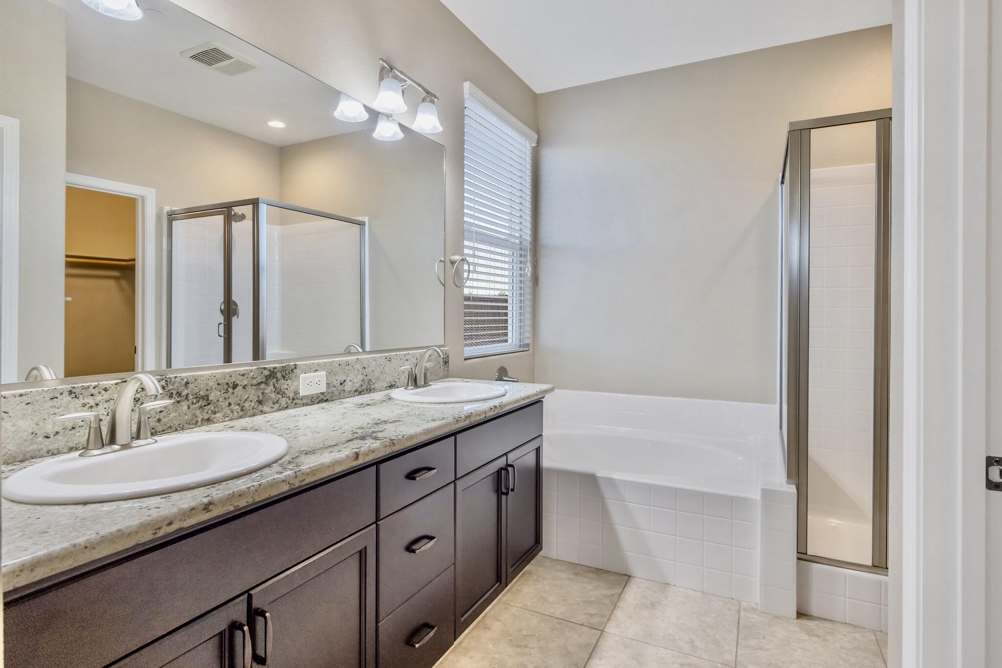 3698 Sussex Ave, Clovis, CA 93619