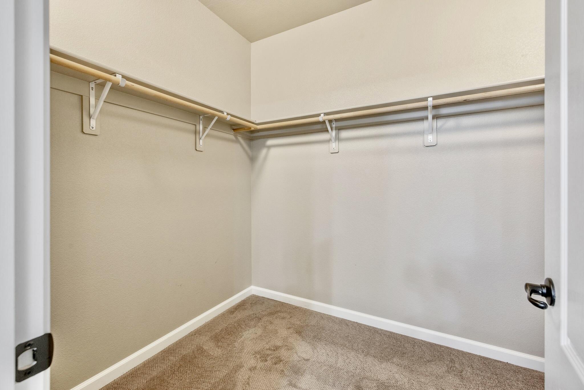 3698 Sussex Ave, Clovis, CA 93619