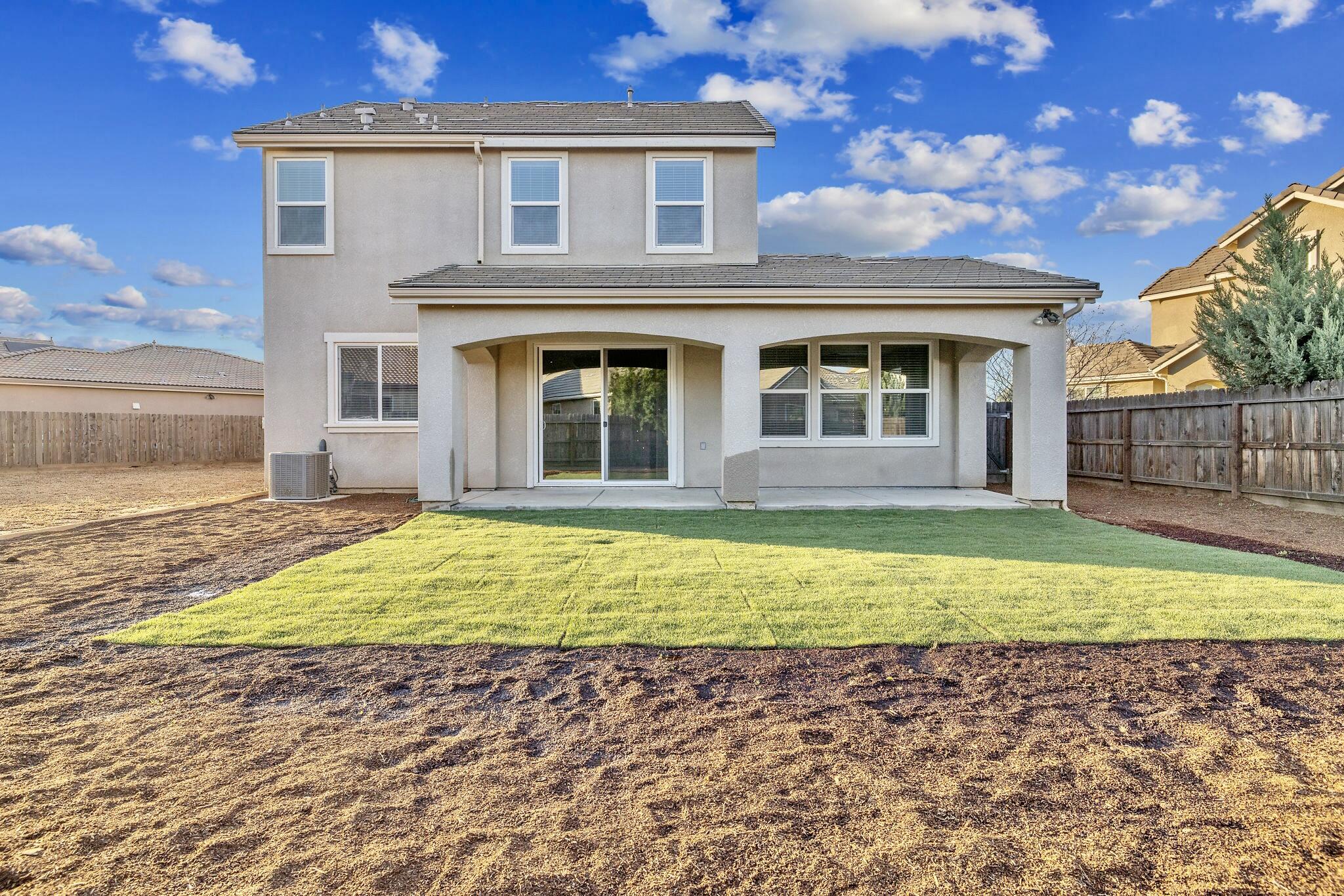 3698 Sussex Ave, Clovis, CA 93619