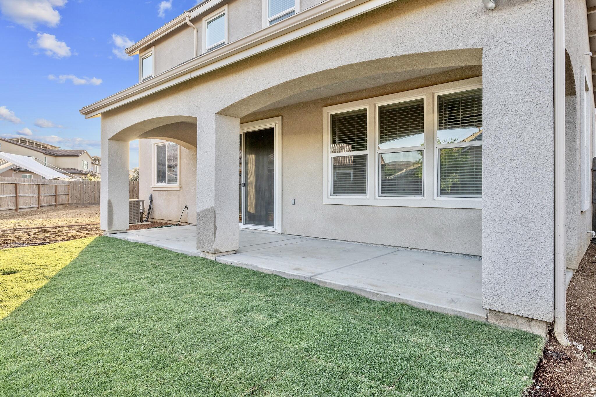 3698 Sussex Ave, Clovis, CA 93619