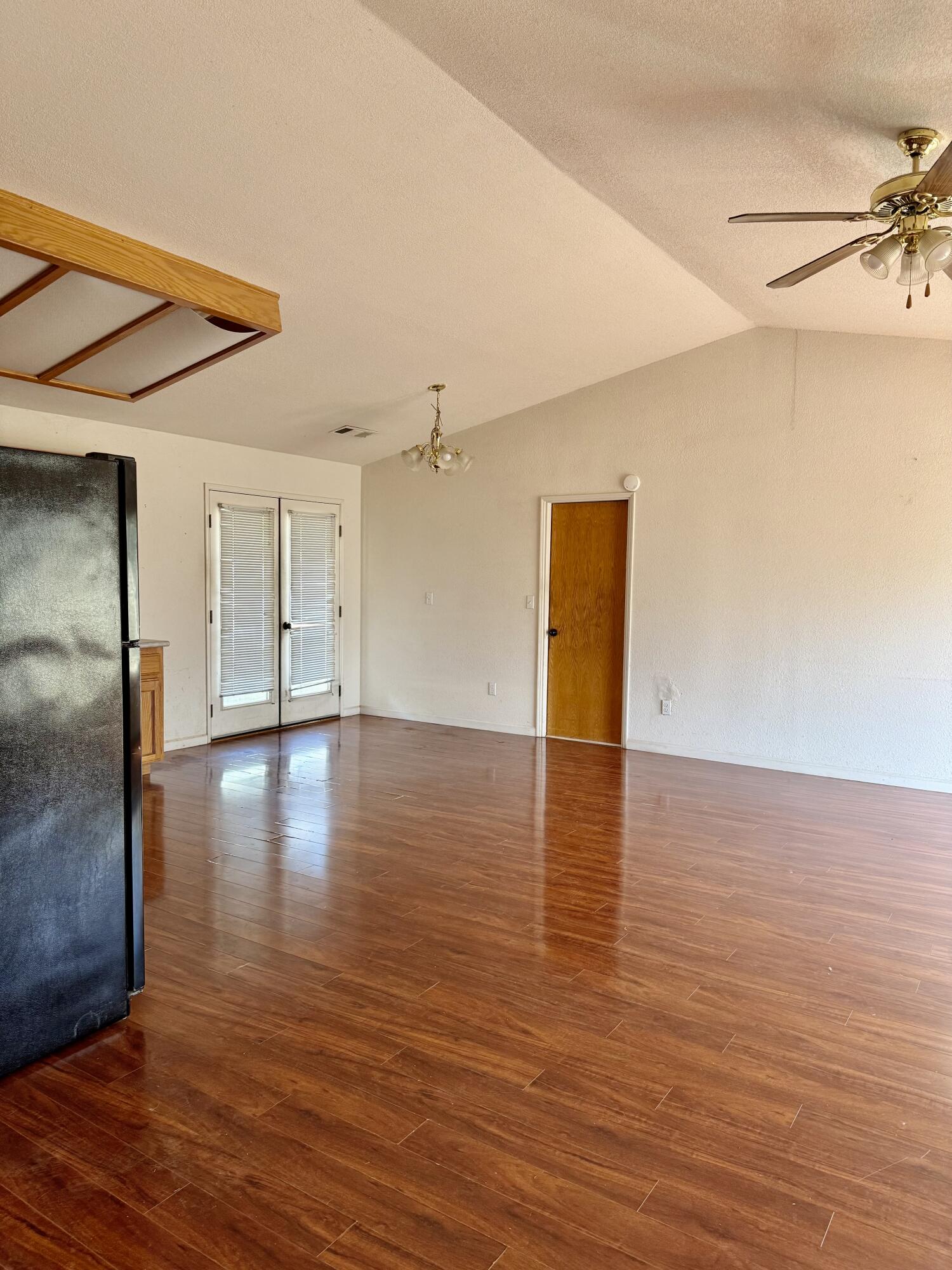 525 Cosart, Exeter, CA 93221