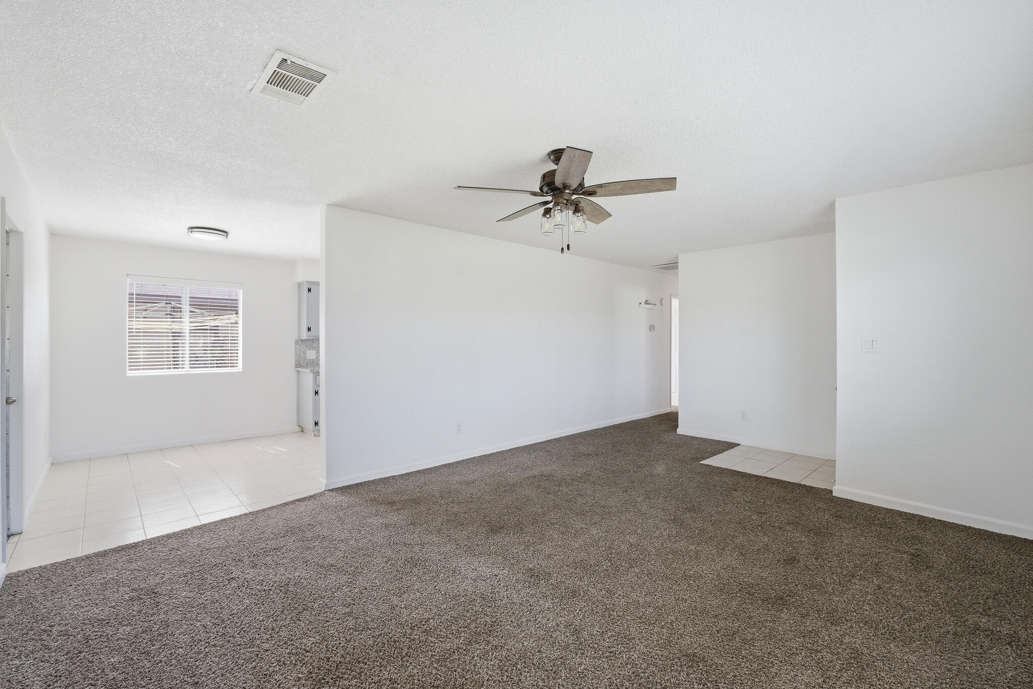 285 E Jayne Ave, Tipton, CA 93272