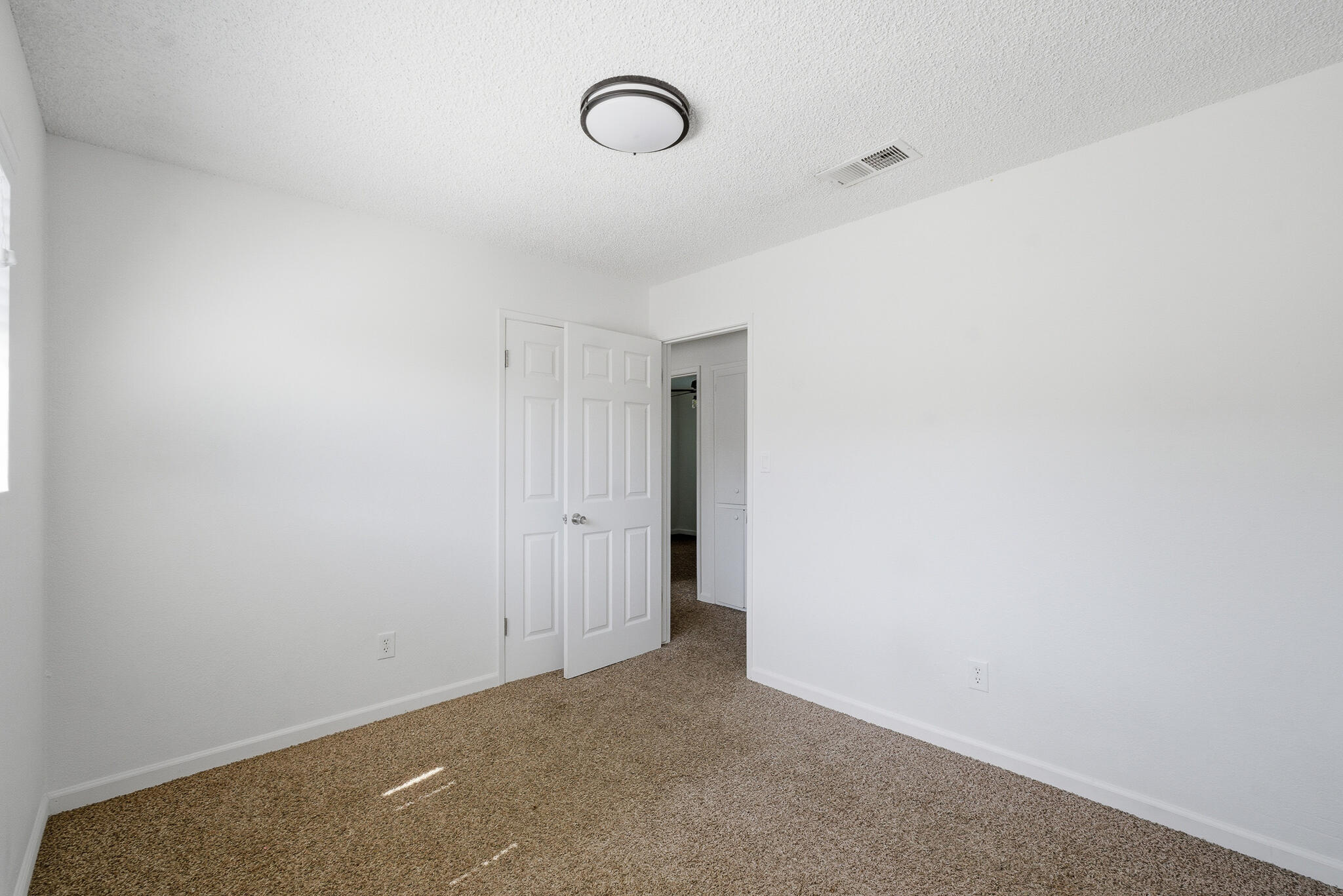 285 E Jayne Ave, Tipton, CA 93272