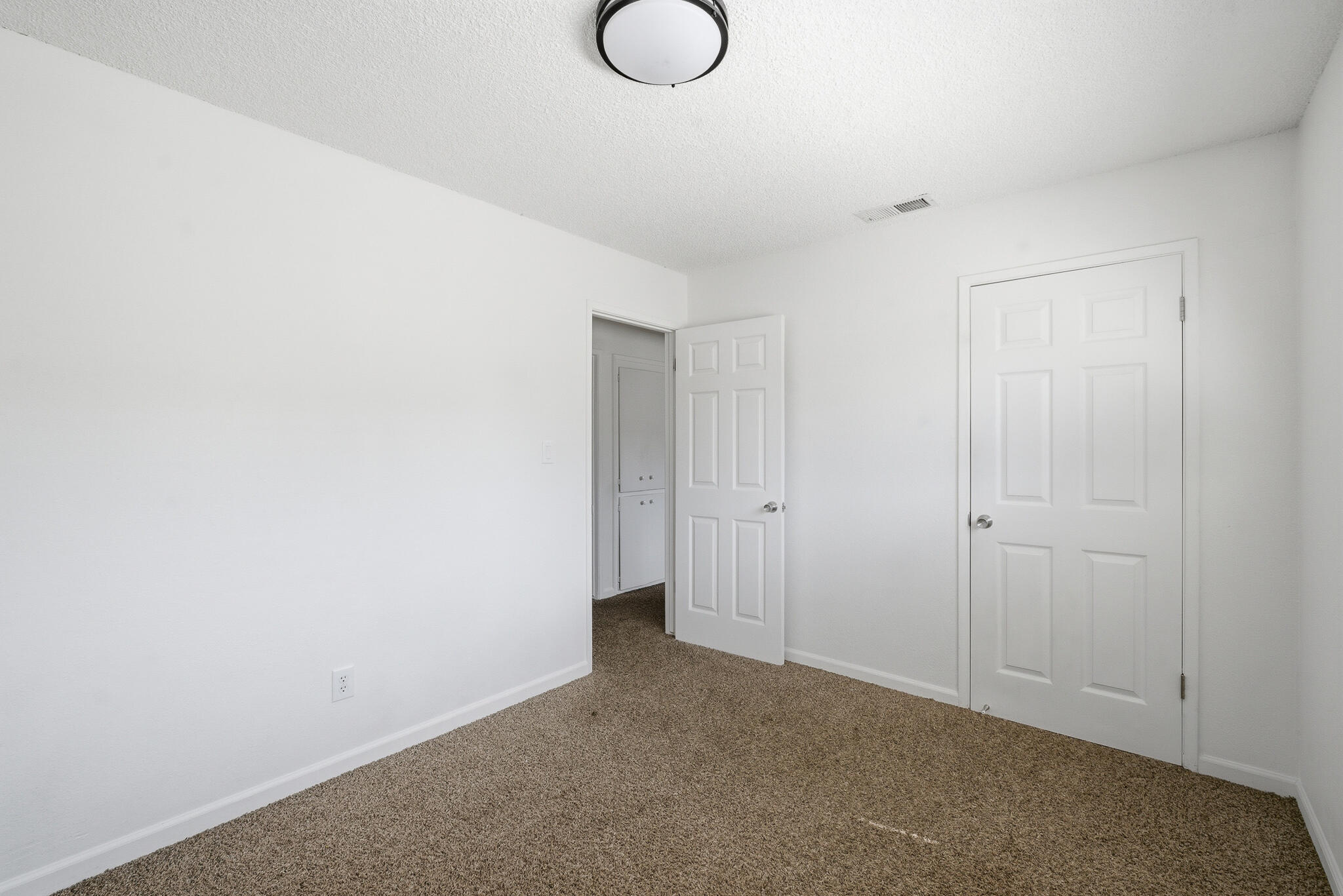 285 E Jayne Ave, Tipton, CA 93272