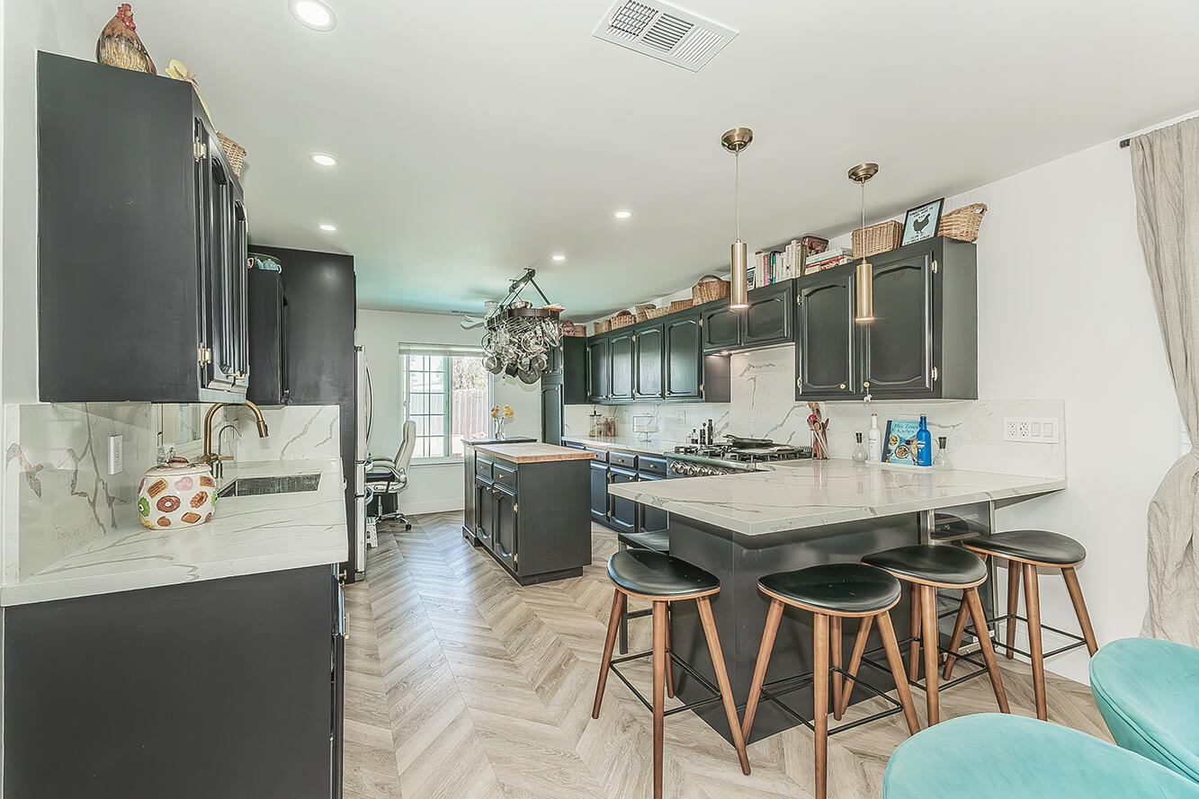 714 E Ann Dr, Reedley, CA 93654