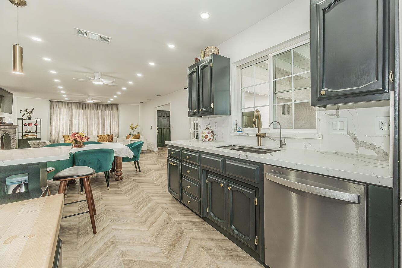 714 E Ann Dr, Reedley, CA 93654