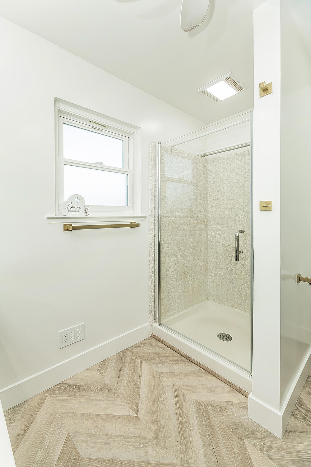 714 E Ann Dr, Reedley, CA 93654