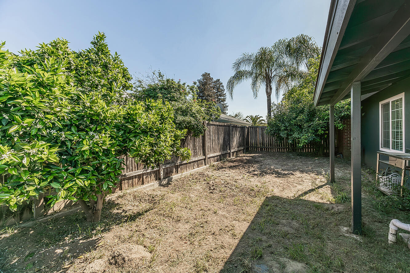 714 E Ann Dr, Reedley, CA 93654