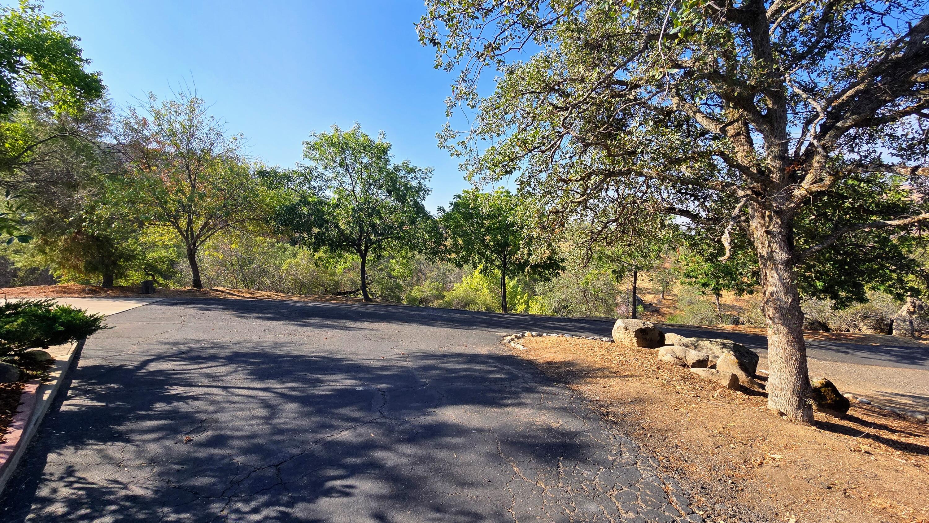 41299 E Mynatt Dr, Three Rivers, CA 93271