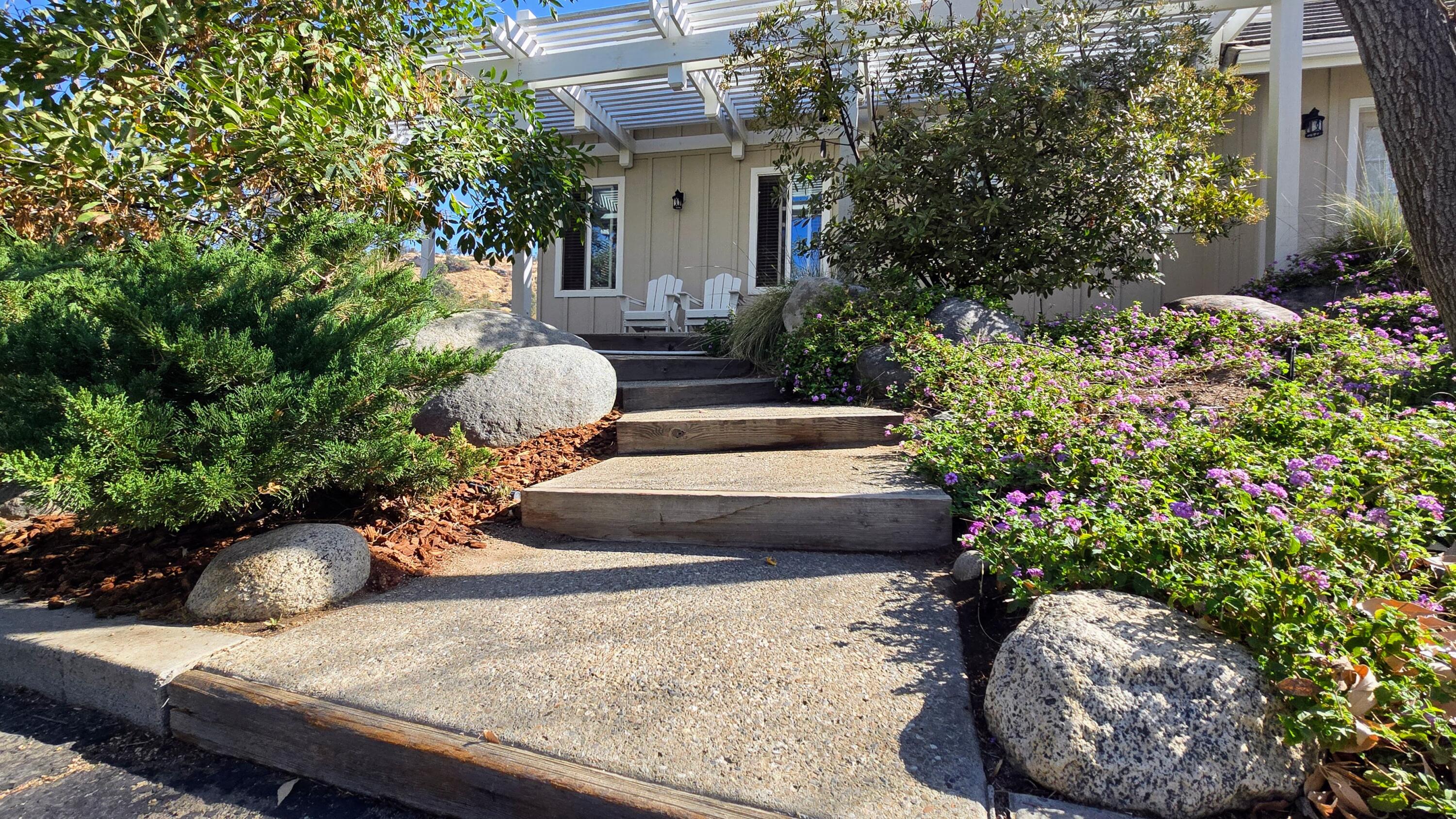 41299 E Mynatt Dr, Three Rivers, CA 93271