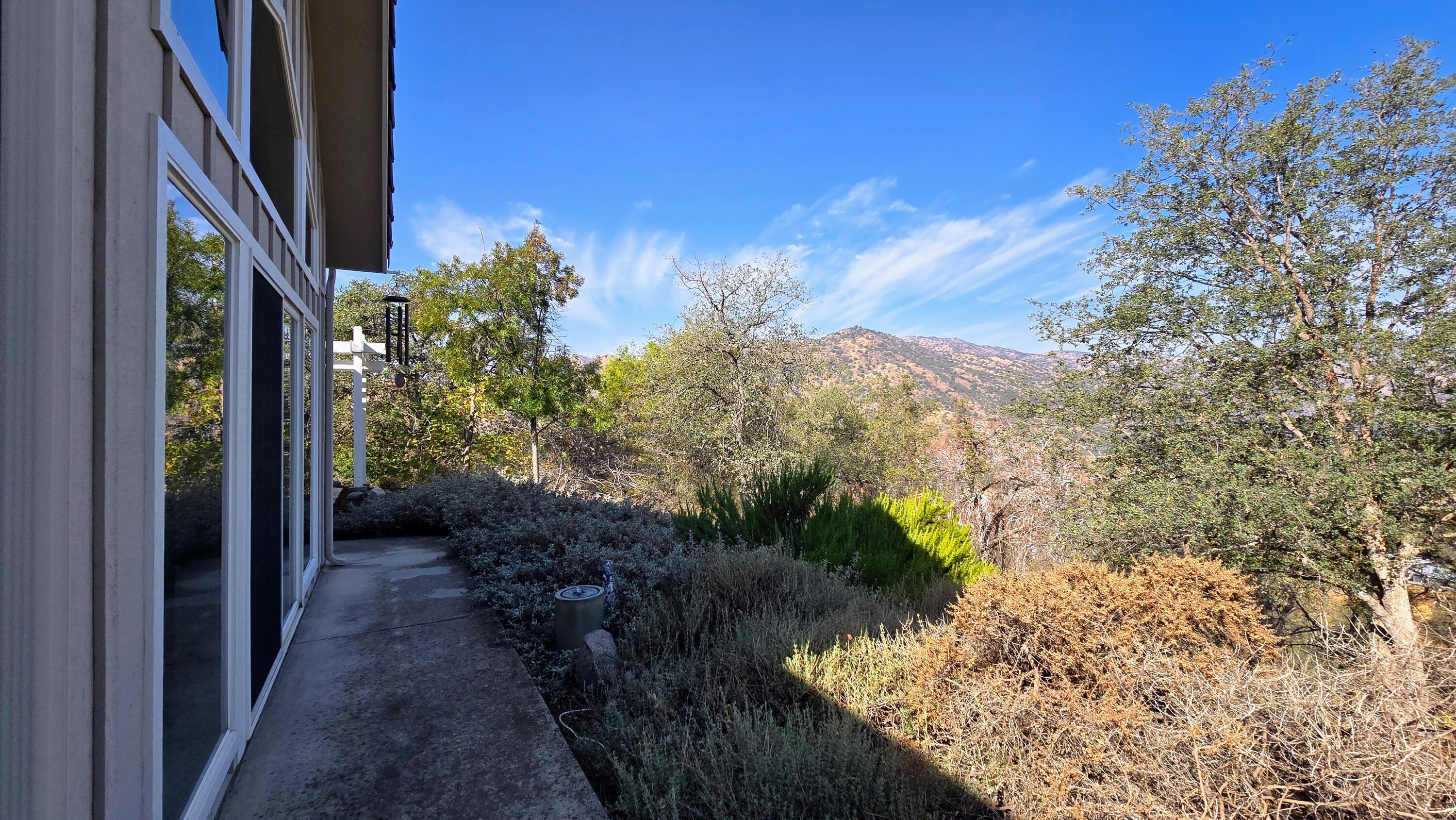 41299 E Mynatt Dr, Three Rivers, CA 93271