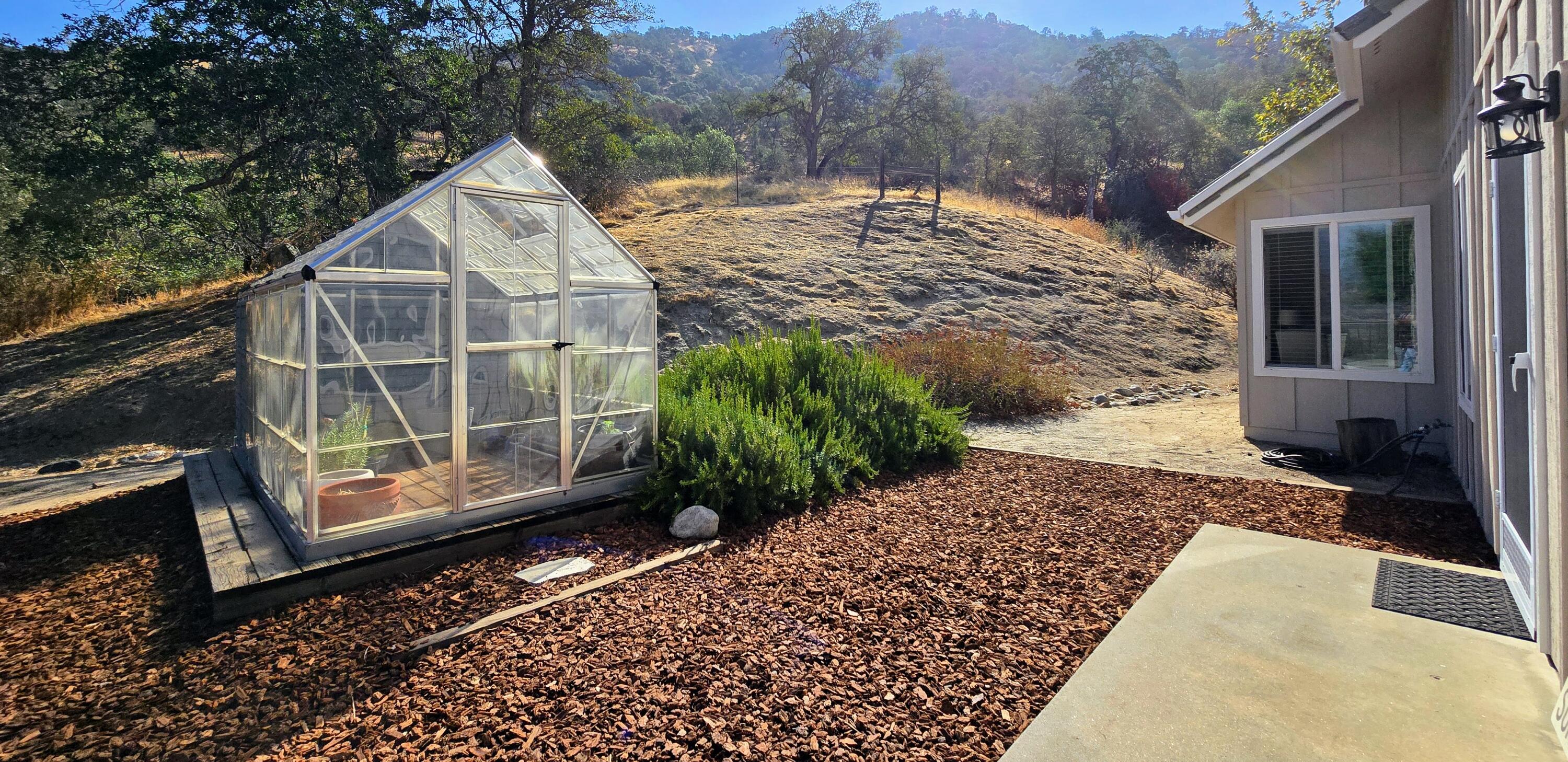 41299 E Mynatt Dr, Three Rivers, CA 93271