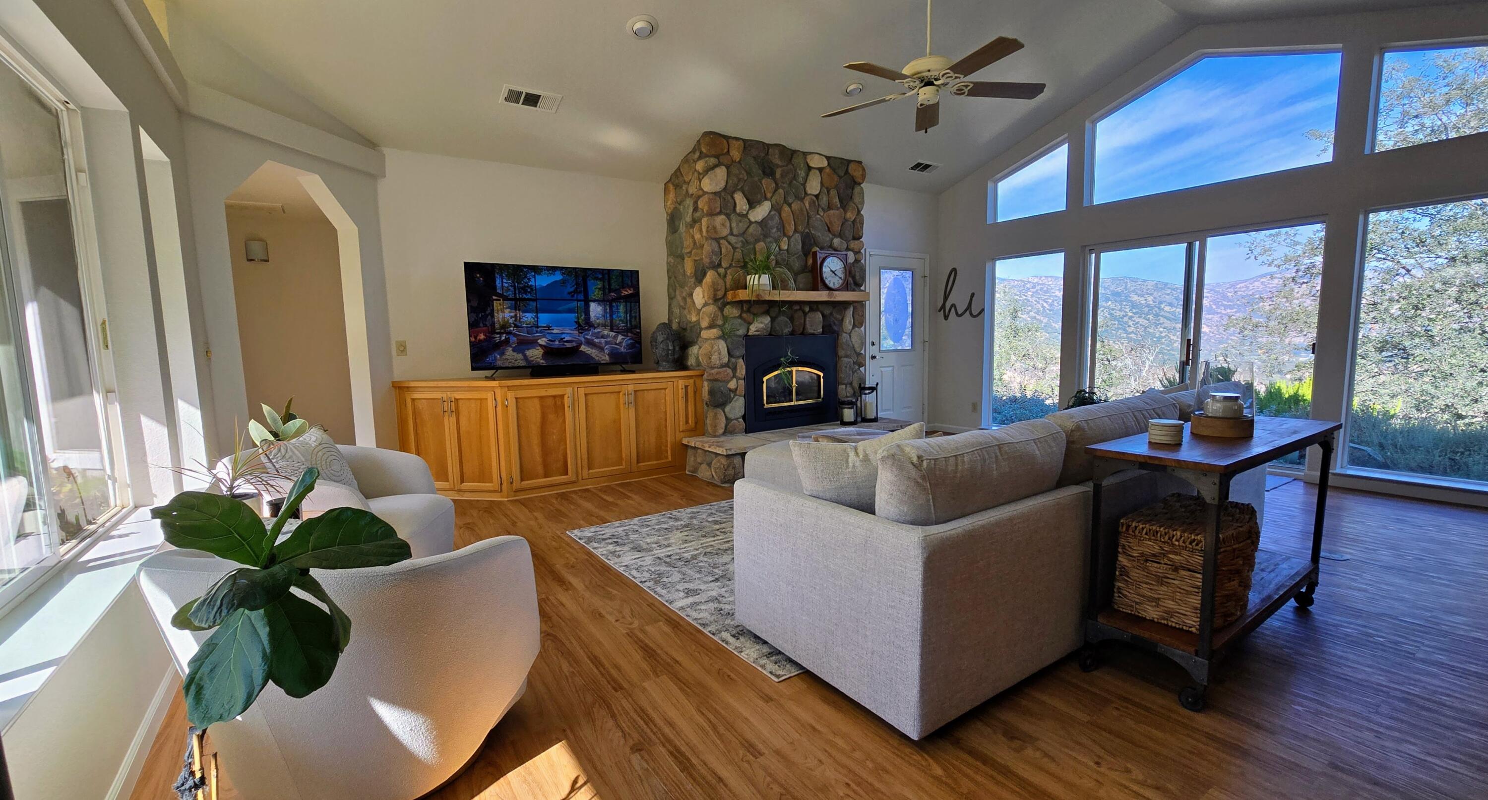 41299 E Mynatt Dr, Three Rivers, CA 93271