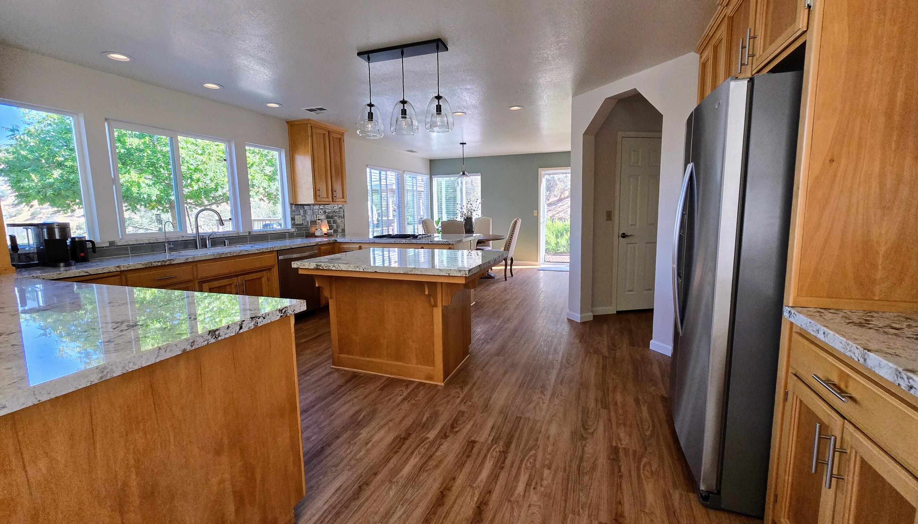 41299 E Mynatt Dr, Three Rivers, CA 93271